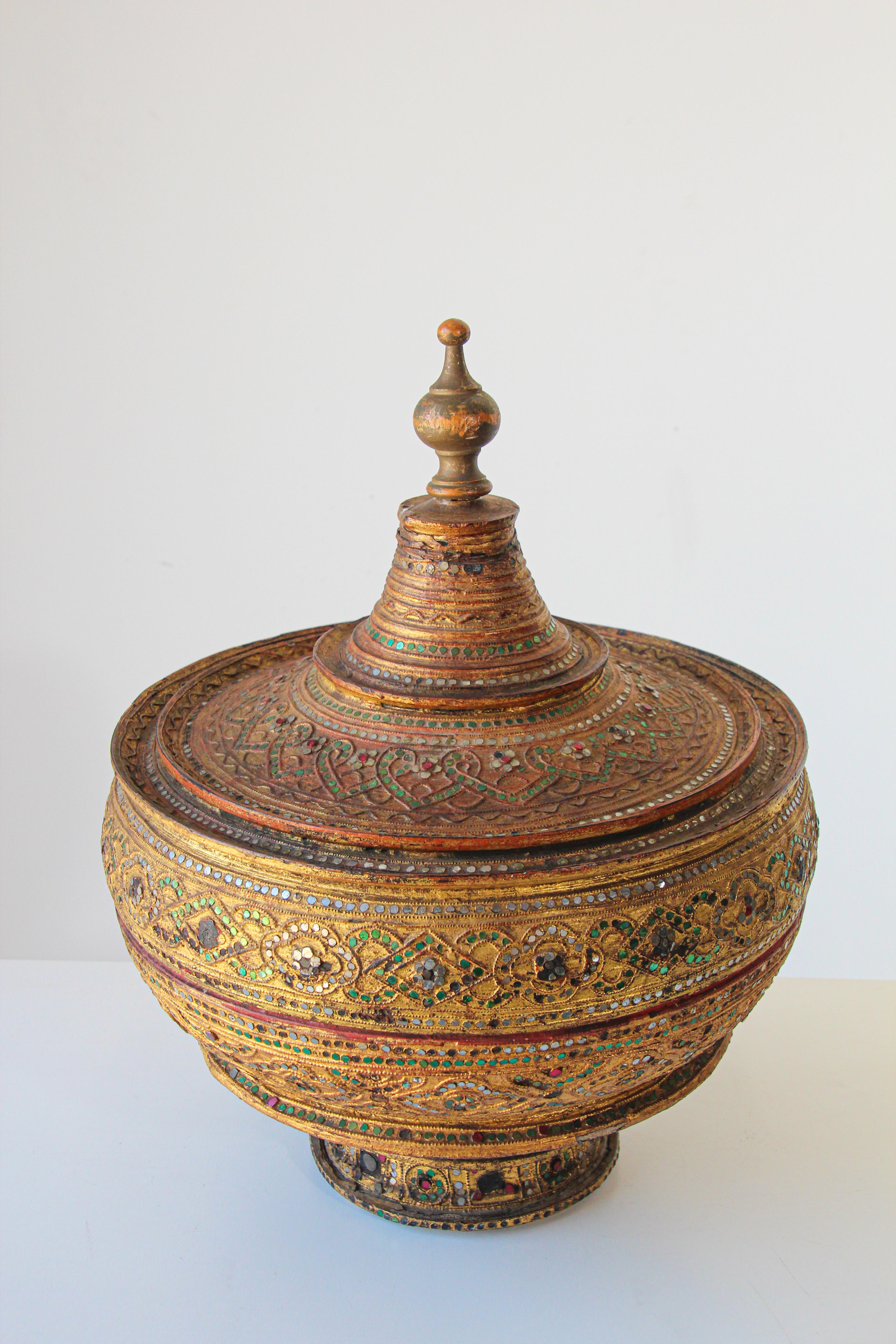 Large Burmese Gilt and Lacquered Wood Temple Offering Basket 3