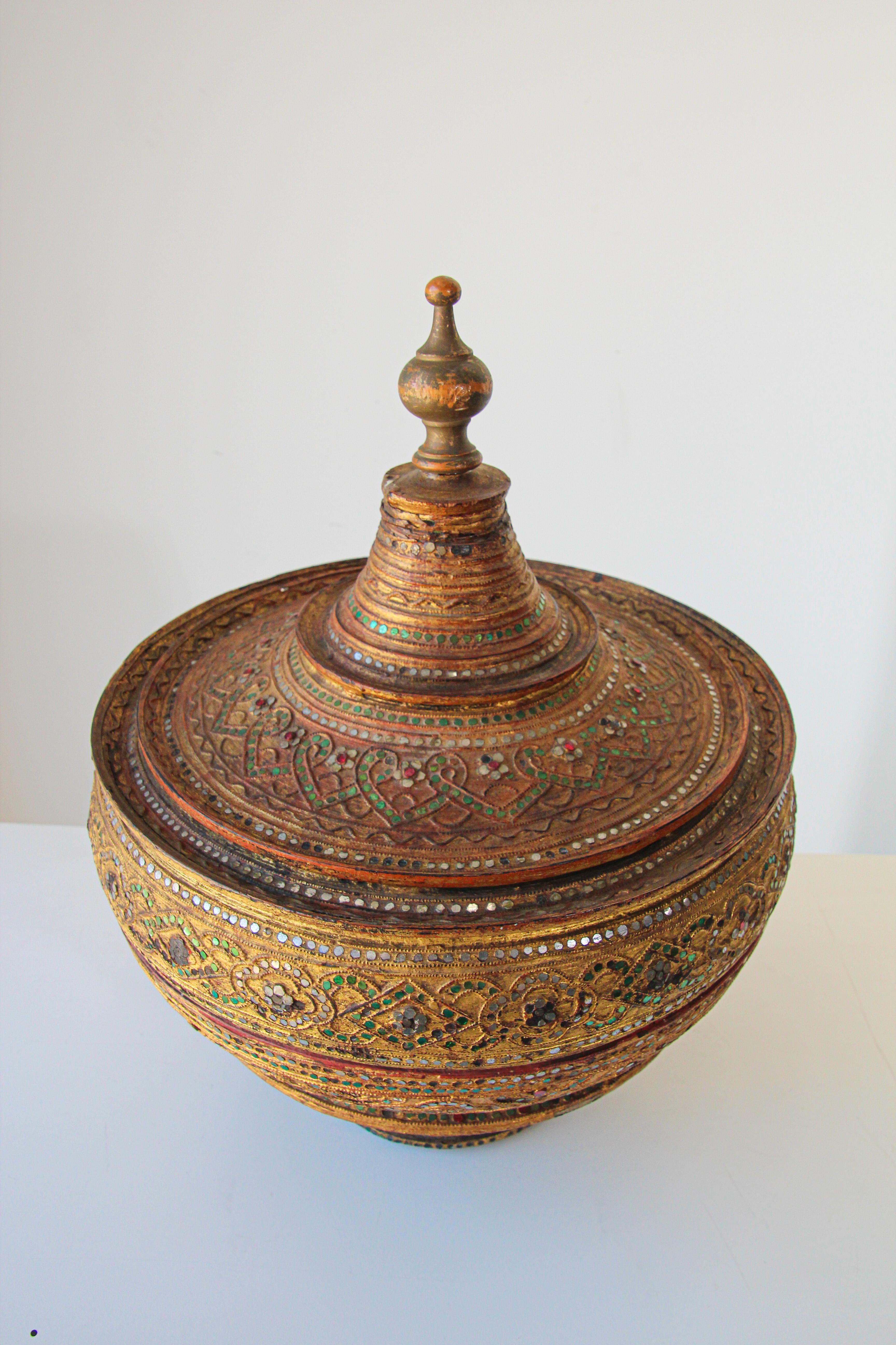 Large Burmese Gilt and Lacquered Wood Temple Offering Basket 4