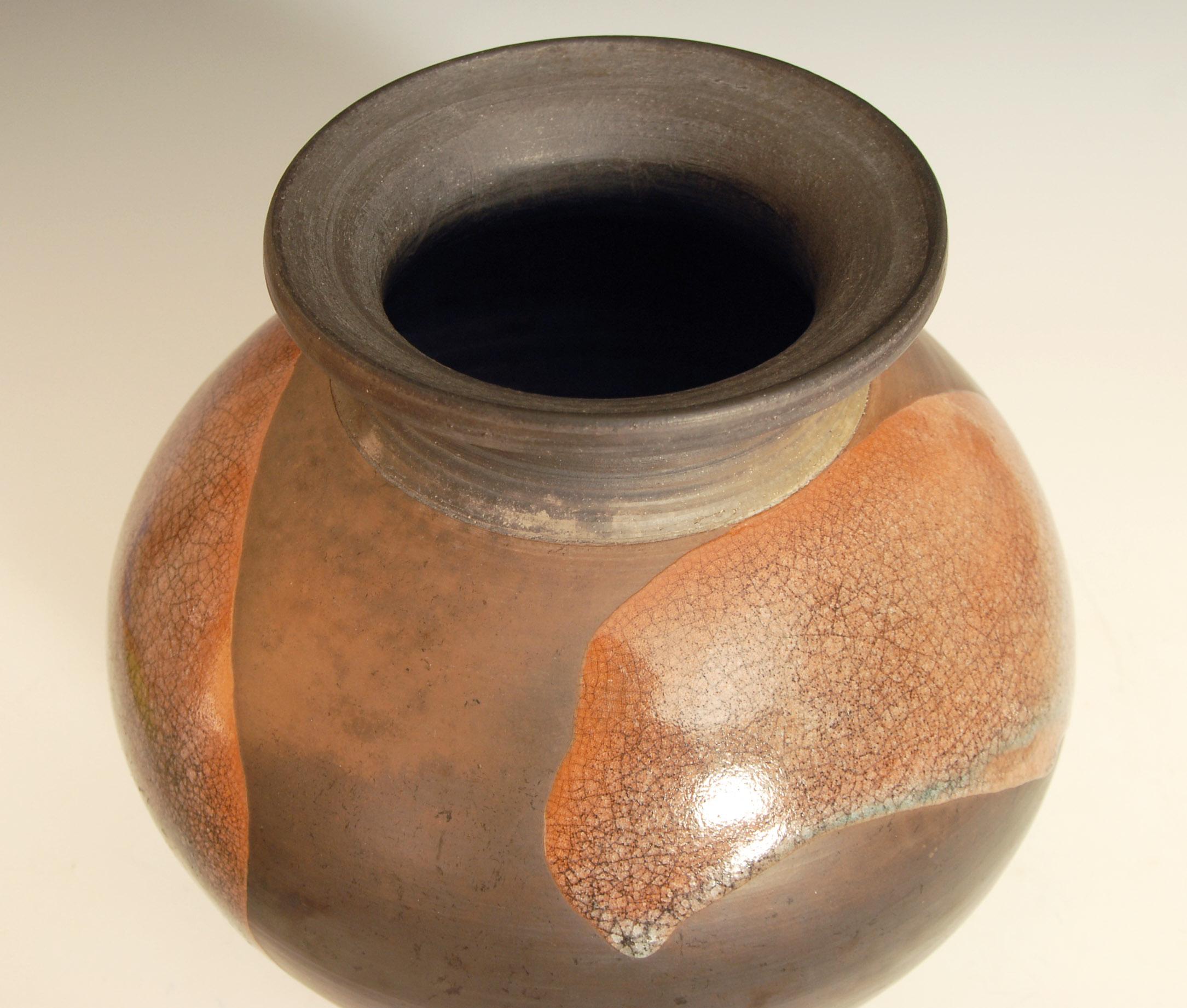 Large Burnished Raku Pot or Vase with Crackle Glaze by Tim Andrews UK In Excellent Condition For Sale In Brighton, GB