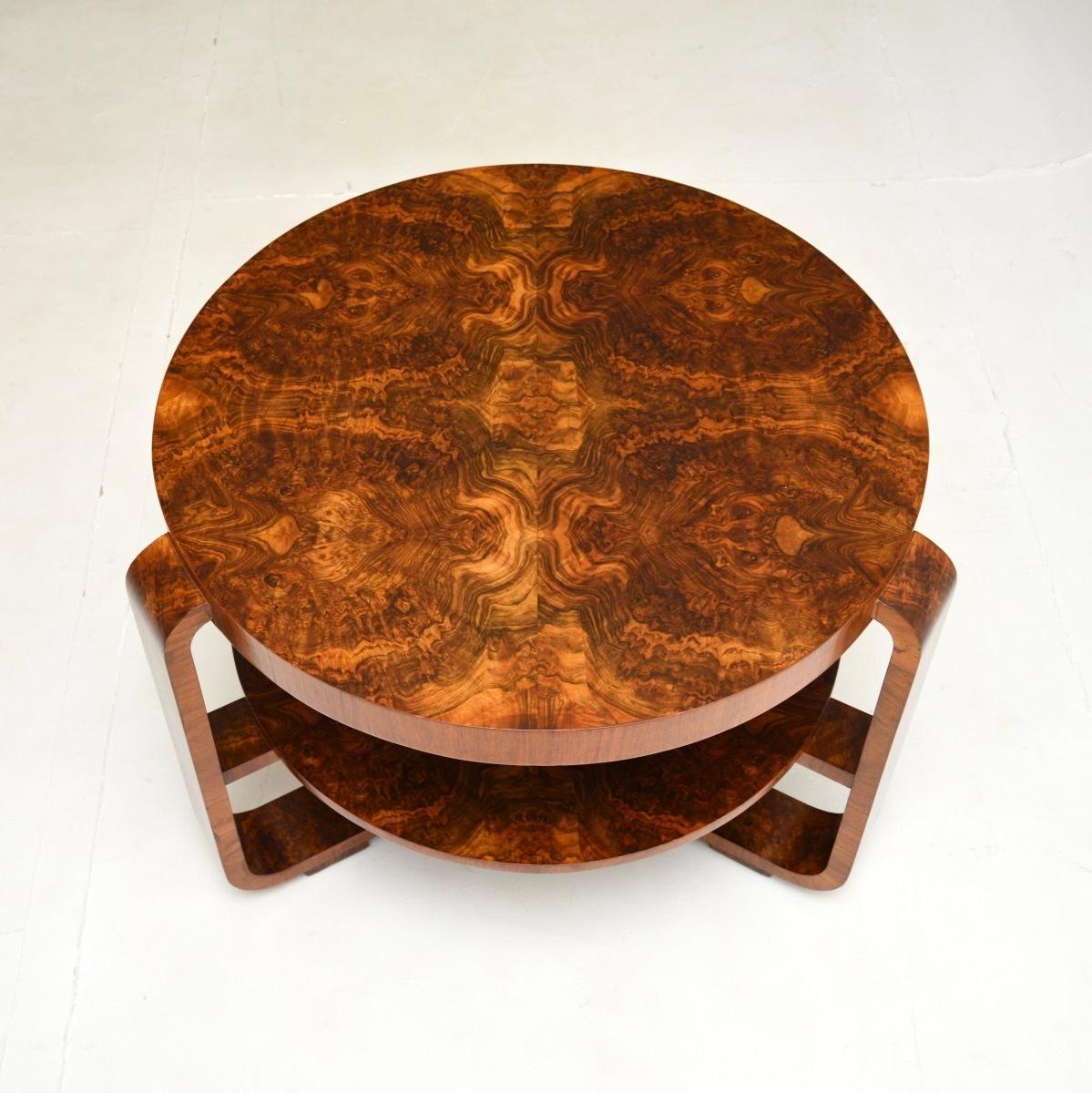 Art déco Grande table basse Art Déco en ronce de noyer en vente