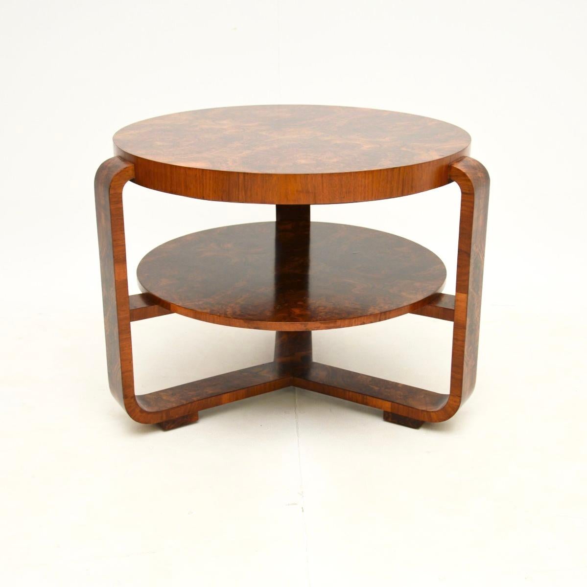 Milieu du XXe siècle Grande table basse Art Déco en ronce de noyer en vente