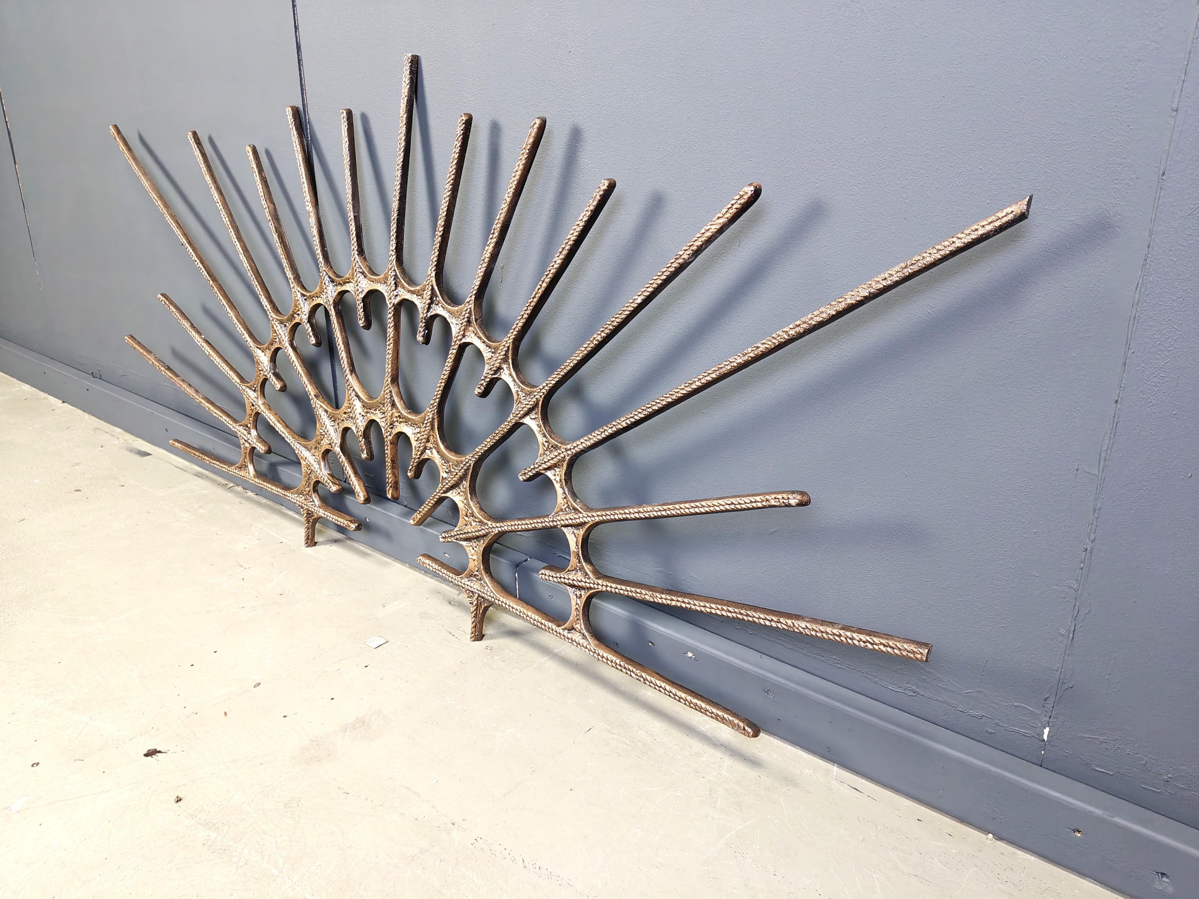 Large burtalist wal sculpture, 1970s In Good Condition For Sale In Leuven, Vlaams Gewest