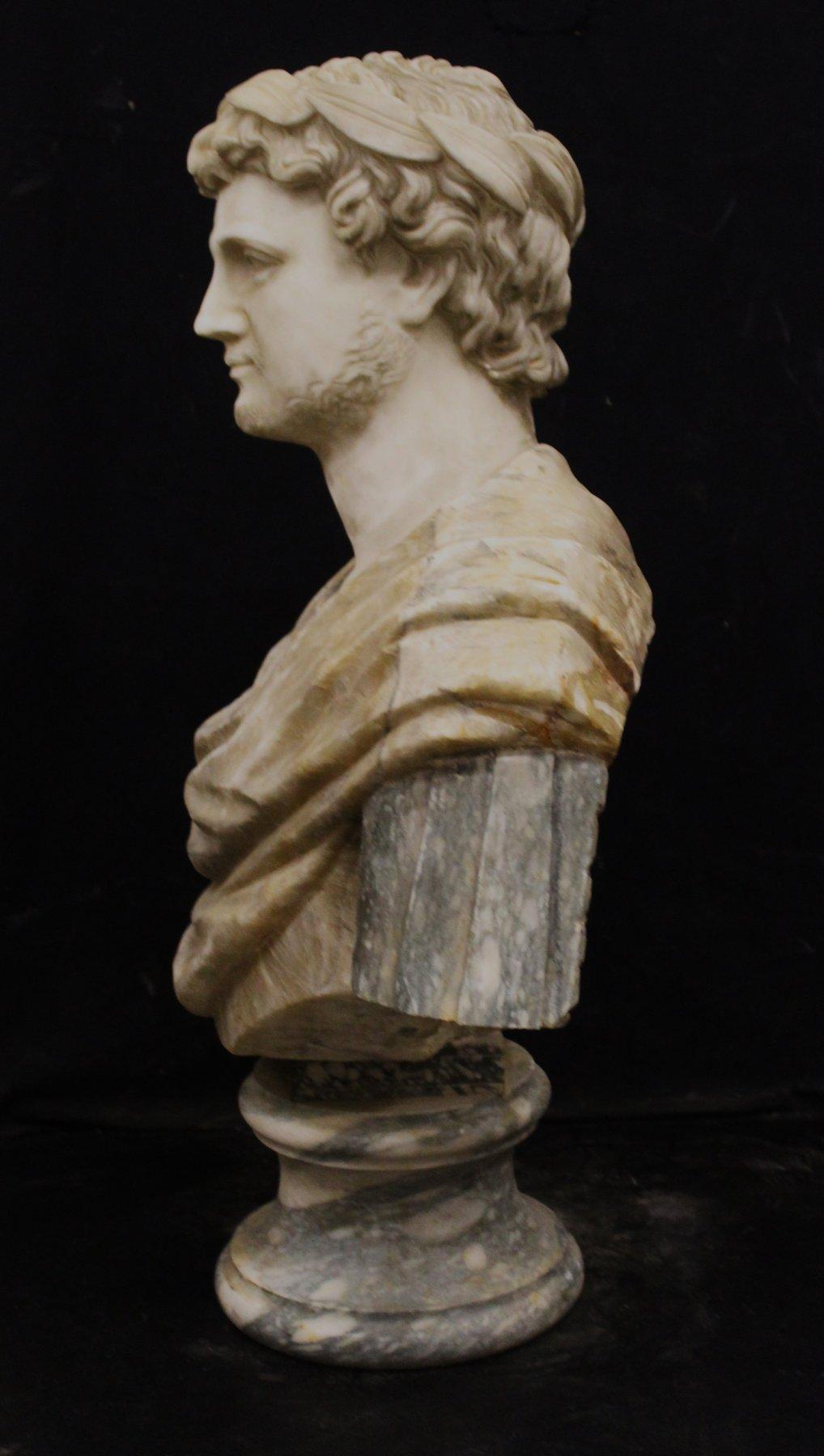 Italiano Grande busto di imperatore in vendita