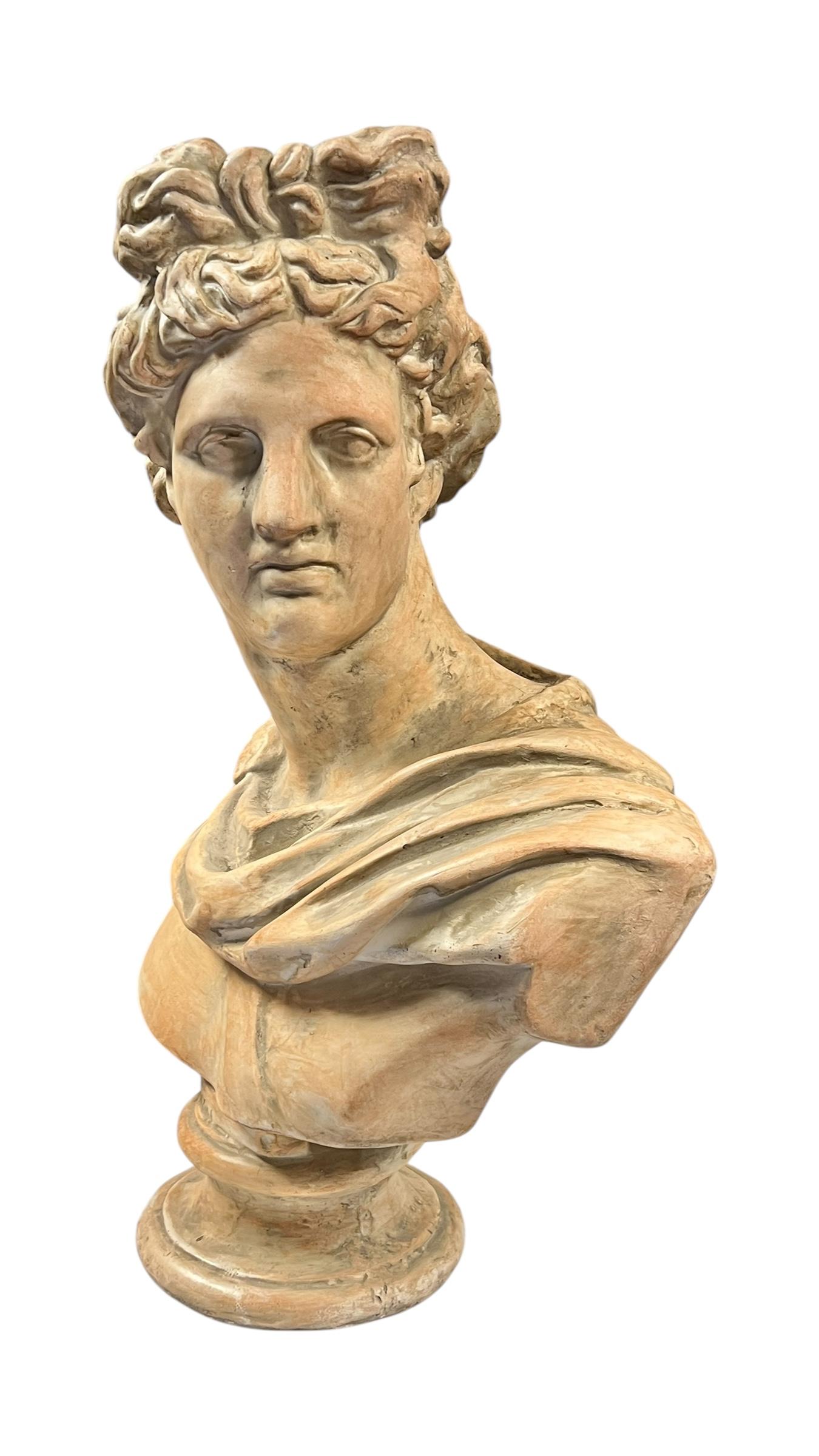 Dipinto a mano Grande busto del dio greco Apollo in vendita