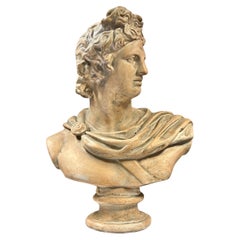 Gran busto del dios griego Apolo