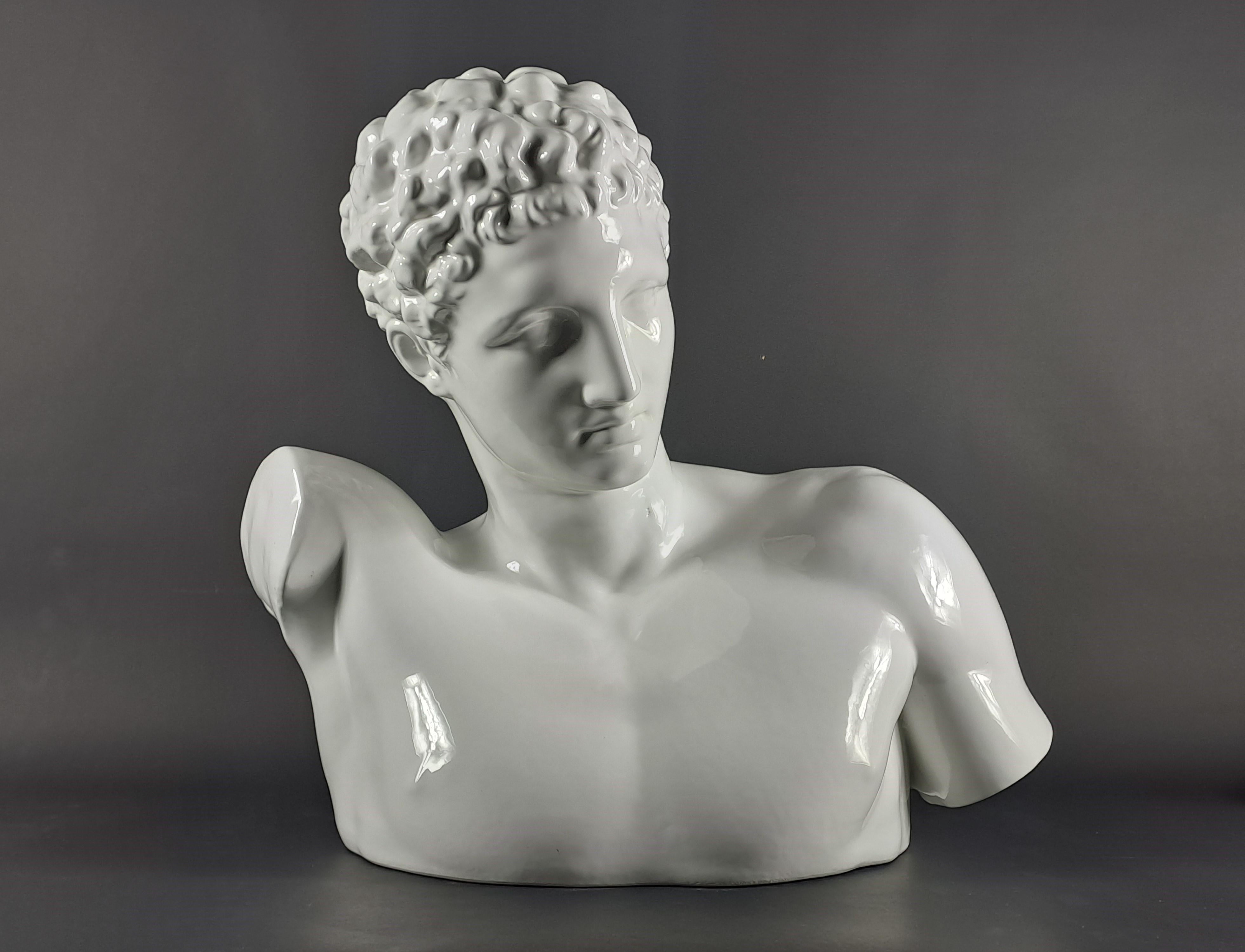 Céramique Grand Buste d'Hermès en céramique émaillée blanche en vente