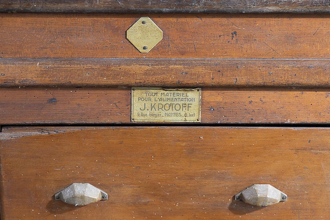 large butcher's block circa 1930
Comes directly from an old butcher's shop, deserves ordinary restoration, very healthy base