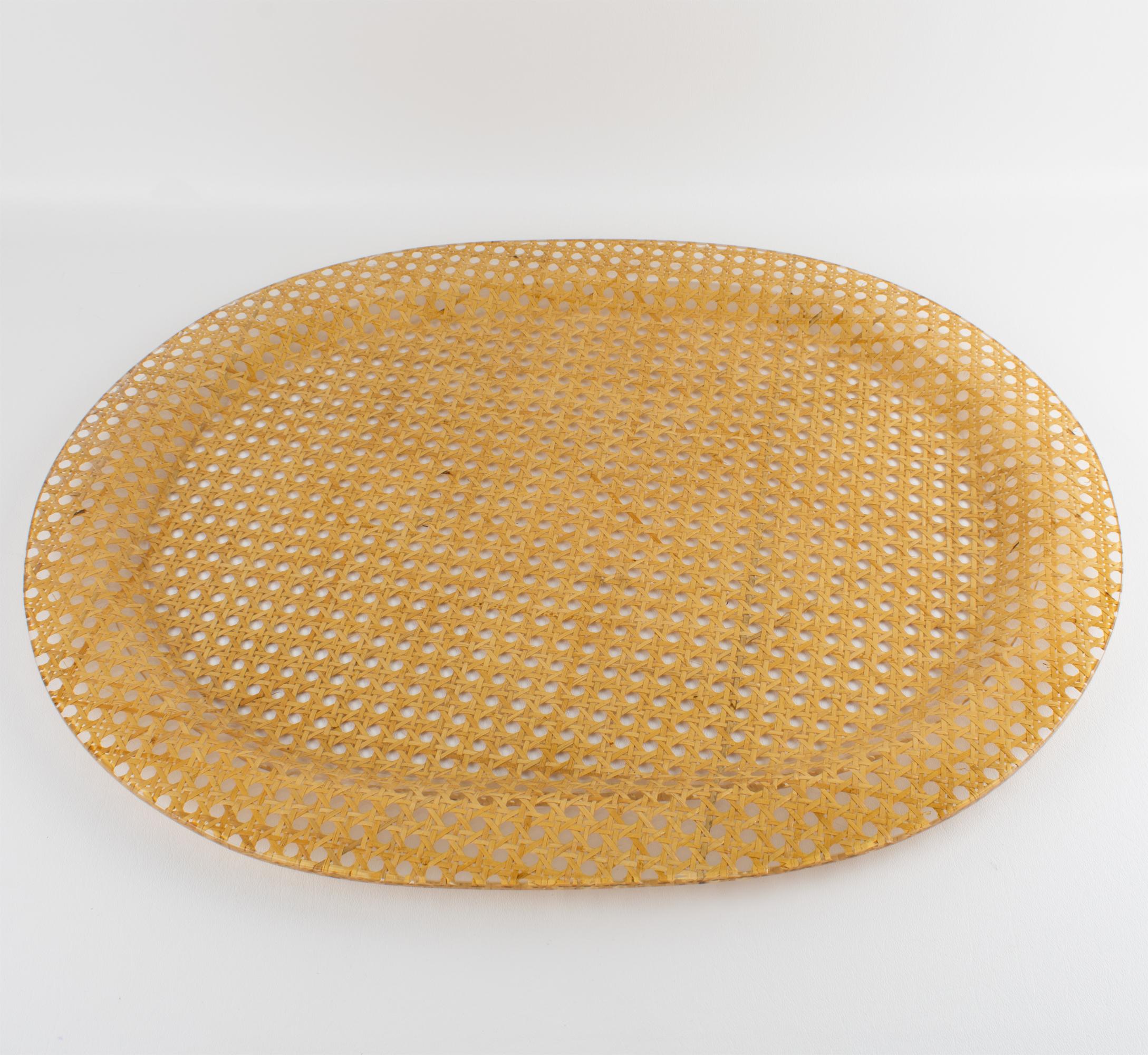 Großes Butler-Bar-Tablett aus Lucit und Rattan, um 1970 (Italienisch) im Angebot