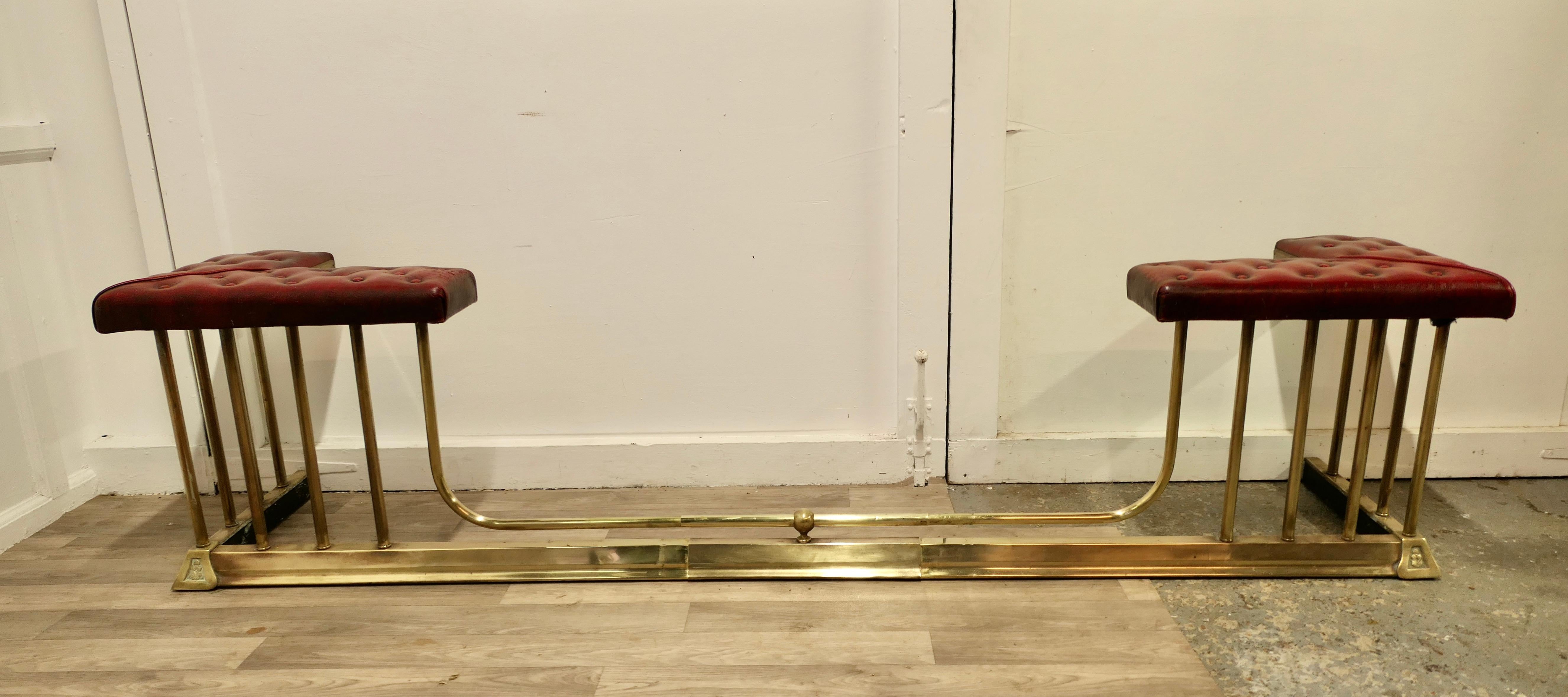 Large Buttoned Leather Extending Brass Club Fender  This is an elegant piece For Sale 3