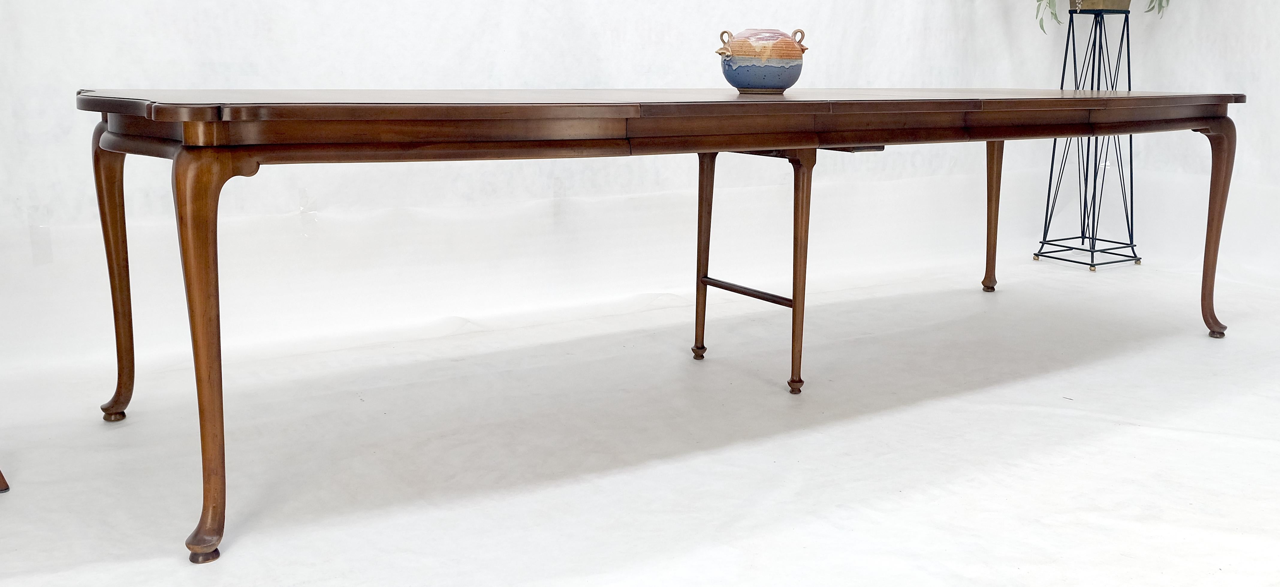Grande table de salle à manger en noyer c1940 3x18
