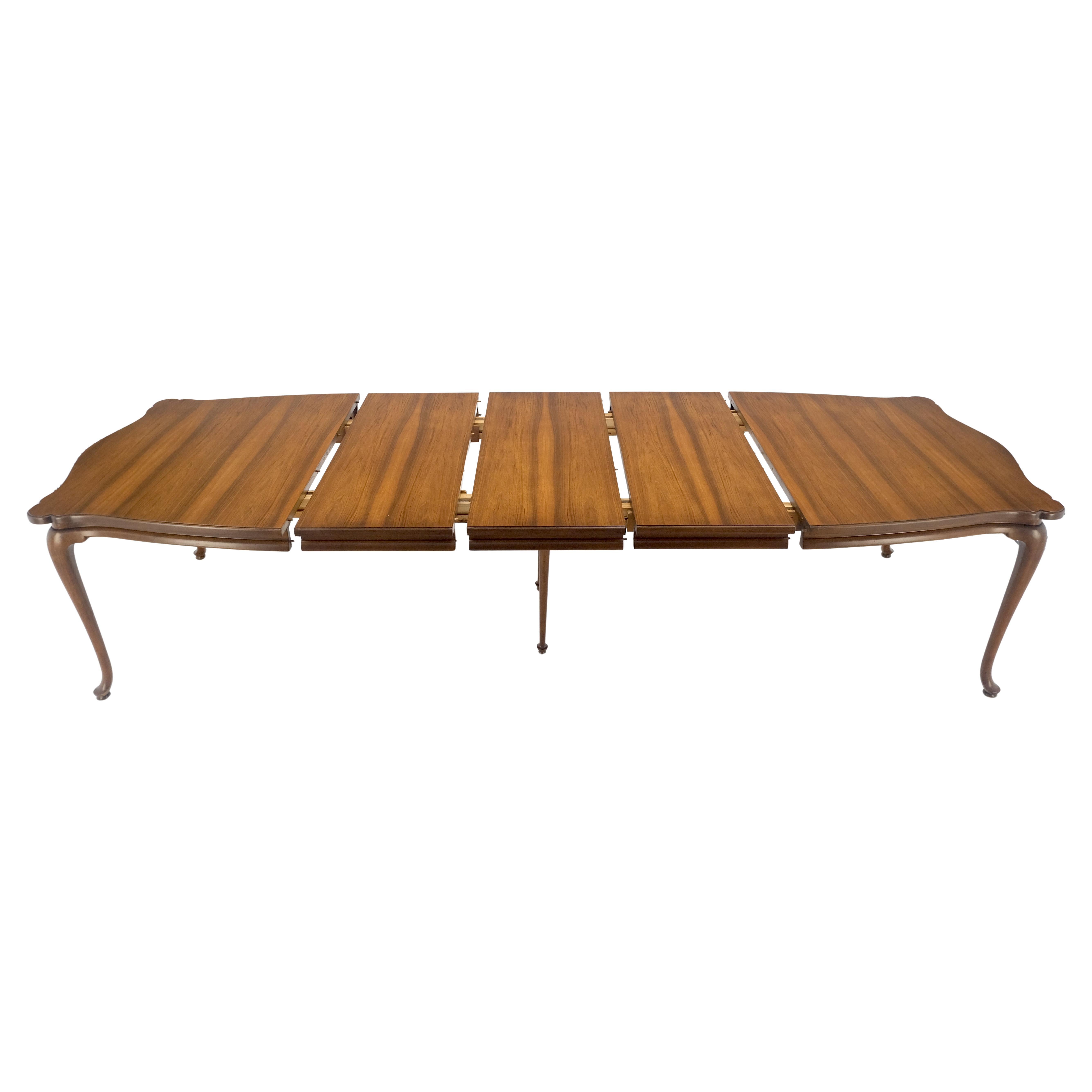 Gran mesa de comedor de nogal con tableros extensibles de 3x18" de la década de 1940 con tableros en forma de voluta ¡MINA!