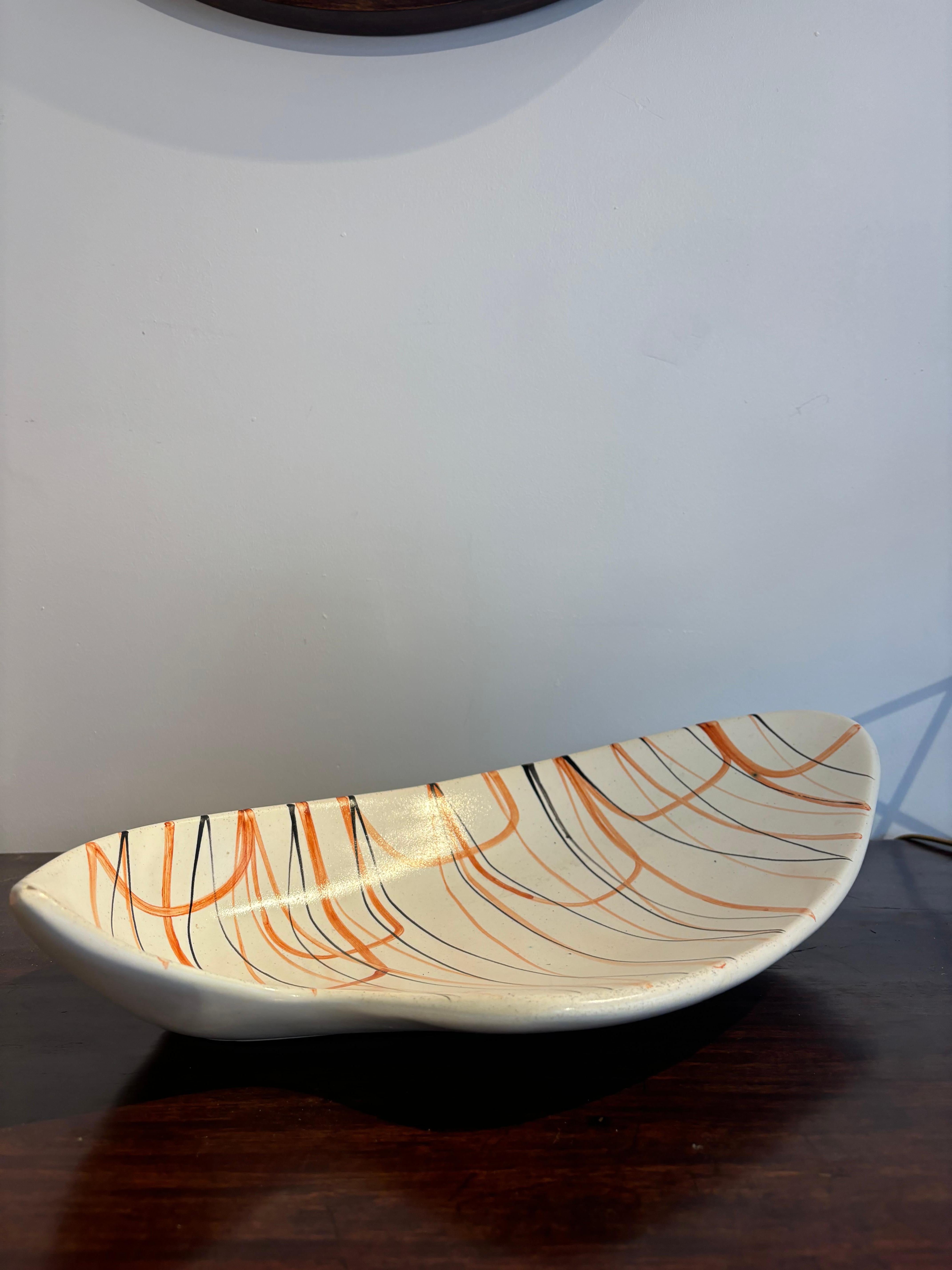 Français Large C50 centerpiece by Roger Capron en vente