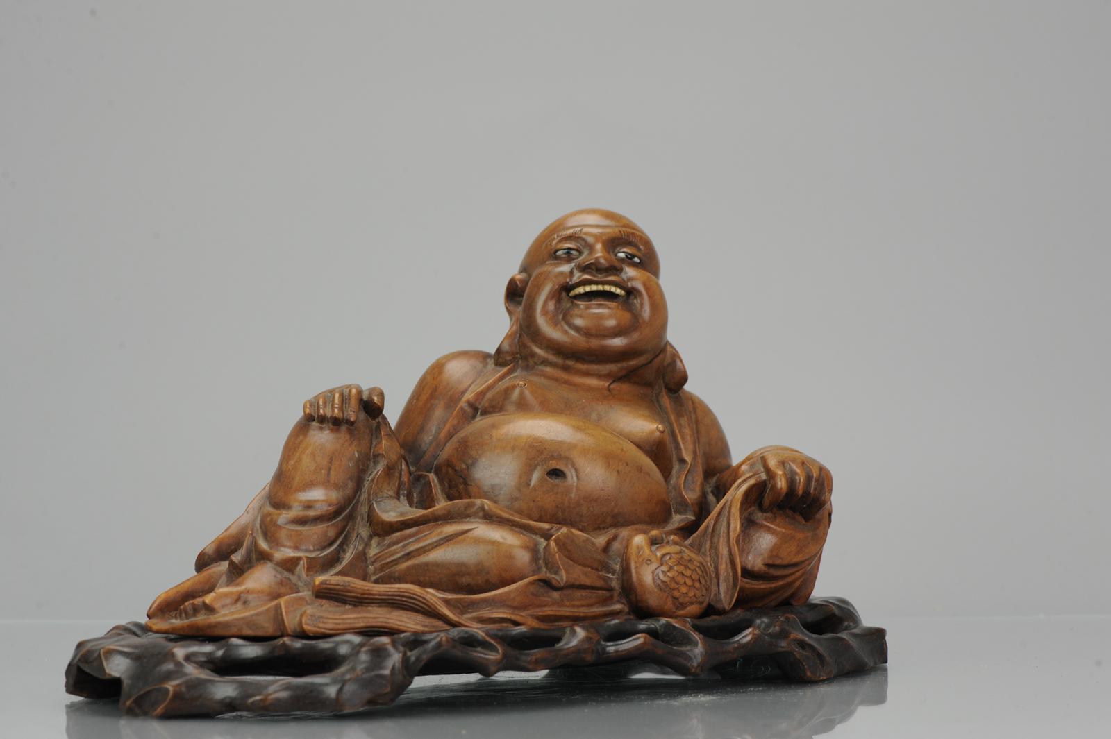 Qing Grande statue chinoise en bois sculpté datant d'environ 1900 représentant un Bouddha riant en vente