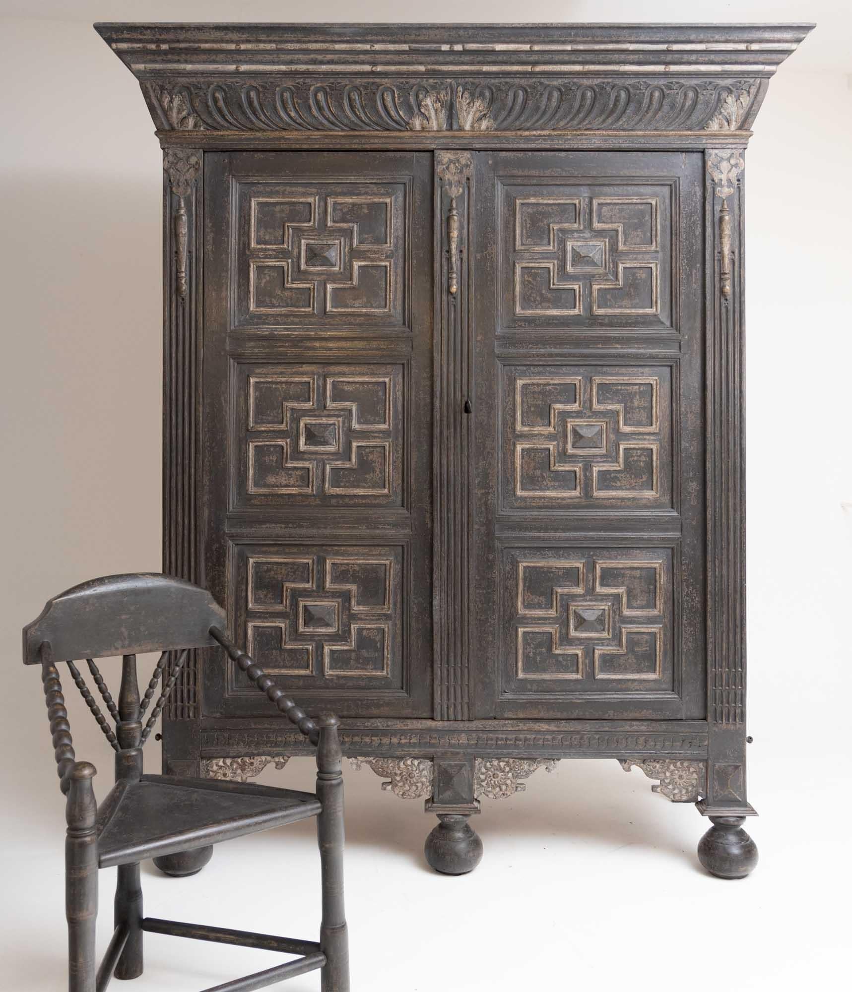 Large Cabinet, 18th Century For Sale 4