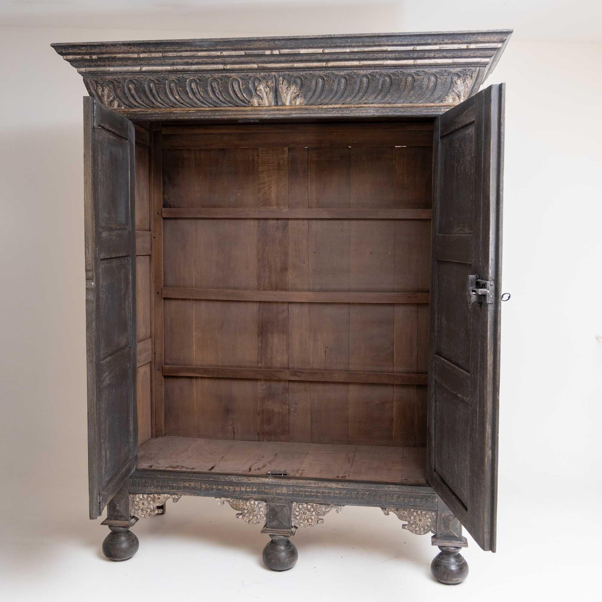 Large Cabinet, 18th Century For Sale 1