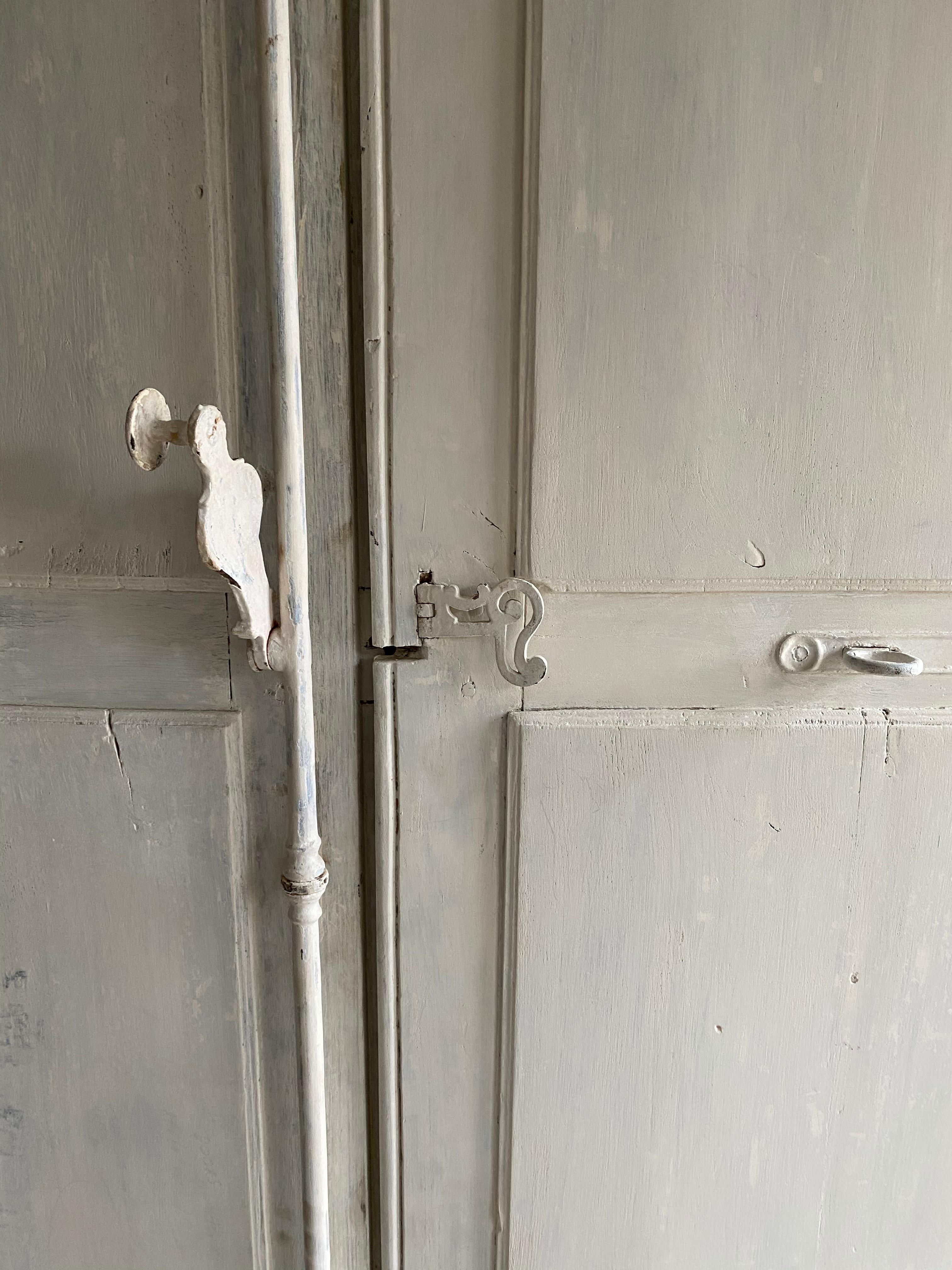 Schrank/Schrank mit antiken Türen (Französische Provence) im Angebot