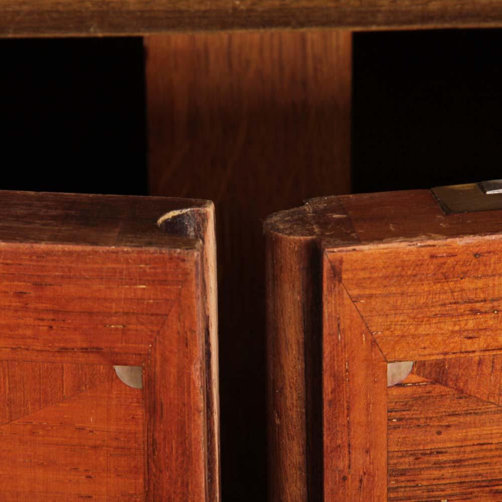 Large cabinet in mahogany, oak and mother-of-pearl from the 1940s in vendita 4