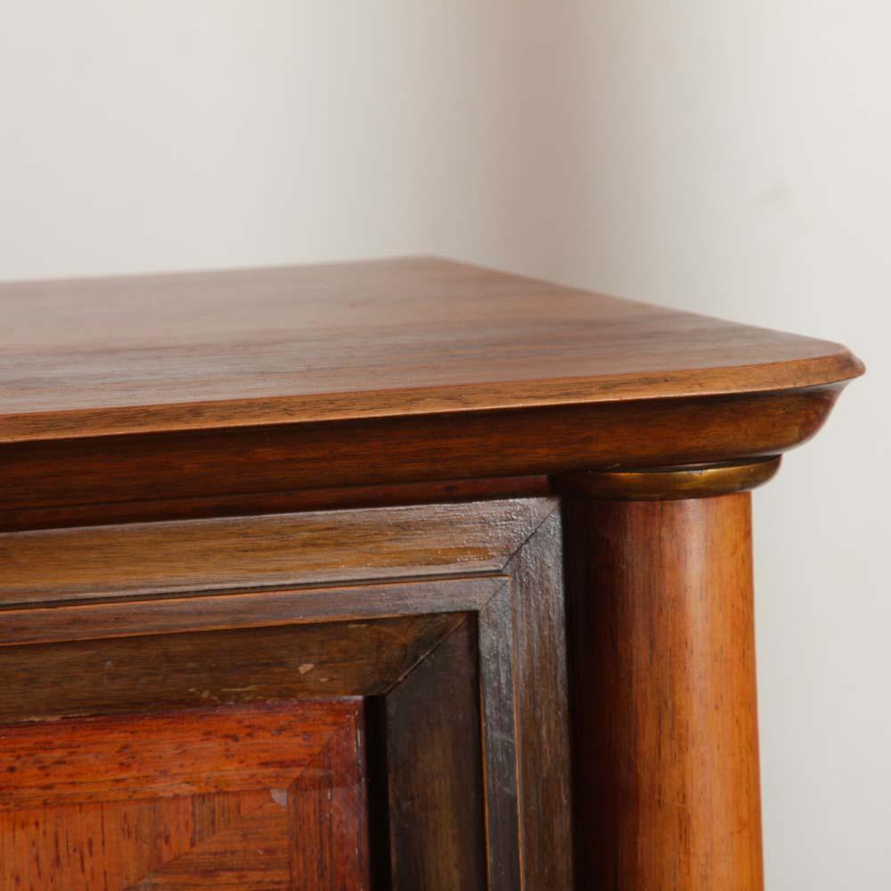 Large cabinet in mahogany, oak and mother-of-pearl from the 1940s In condizioni buone in vendita a MONTESSON, FR