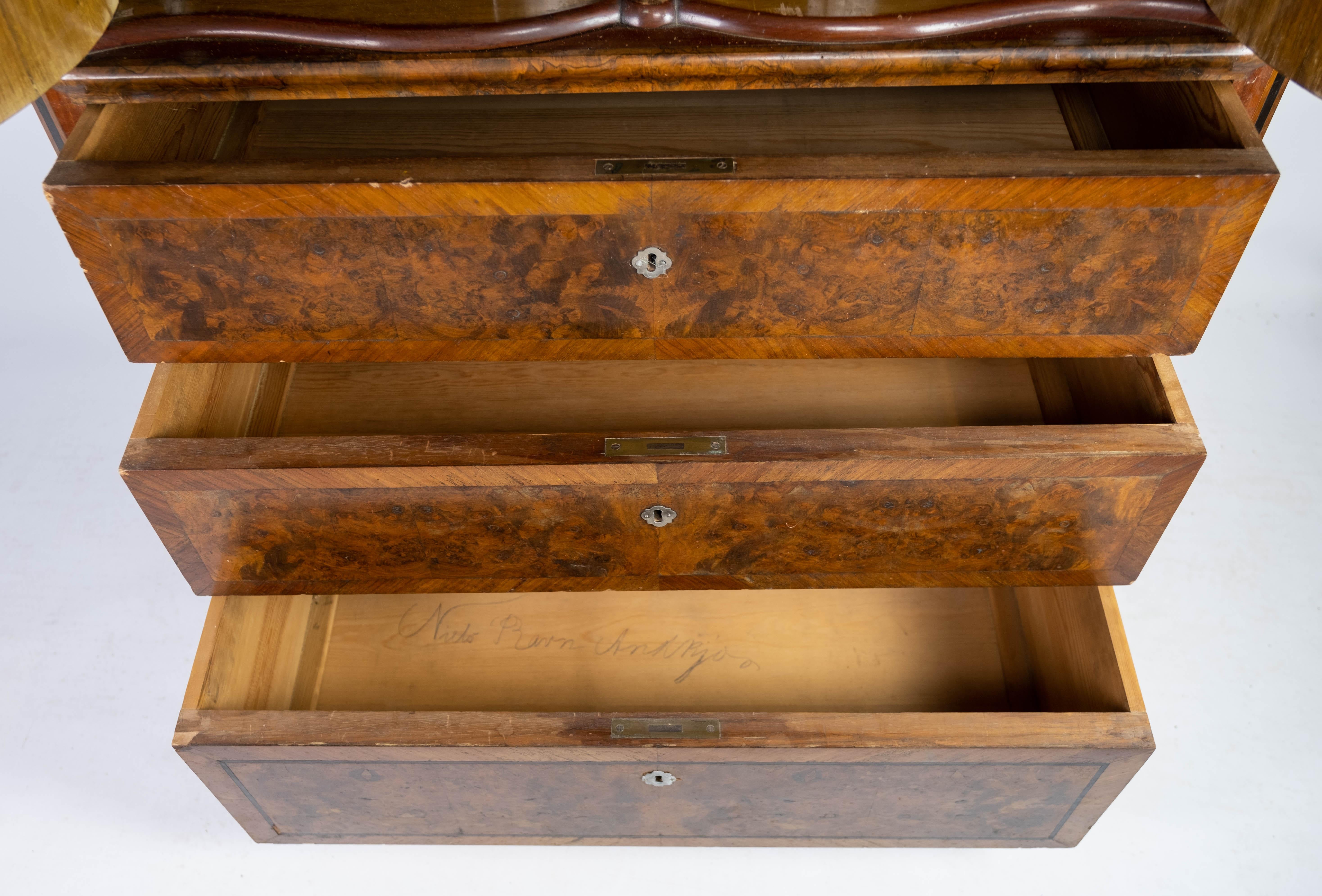 Large Cabinet of Polished Mahogany and Walnut, in Great Antique Condition, 1880 2