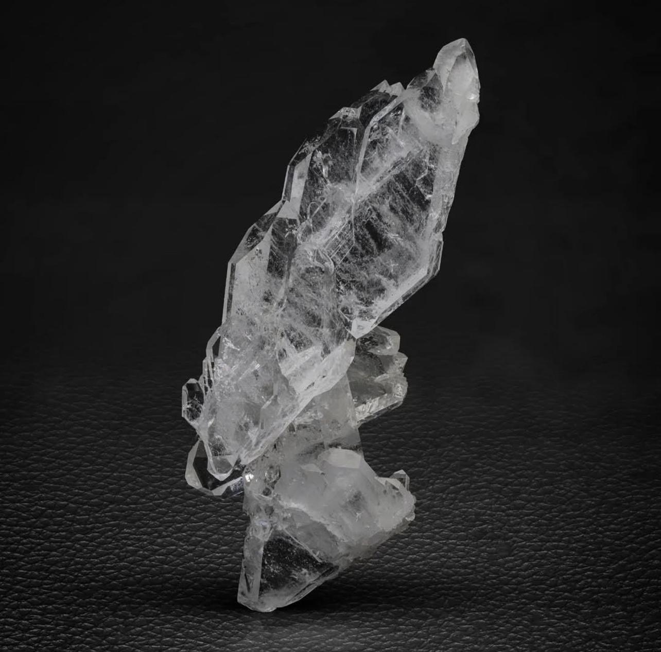 Large Cabinet Size Faden Quartz Crystal Cluster From Pakistan In Good Condition For Sale In Peshawar, PK