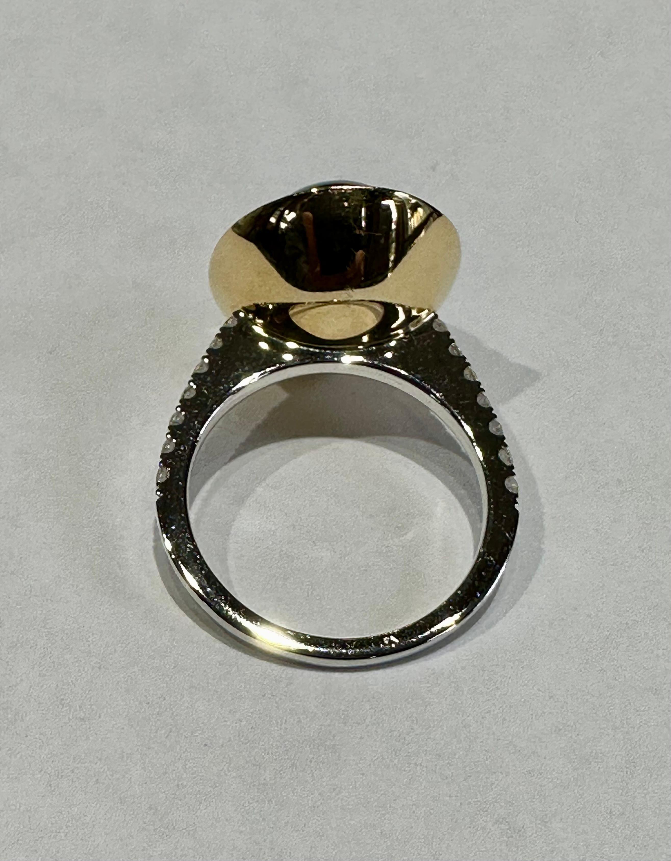 Large Cabochon Tanzanite and Diamond Ladies Ring 14.29 CT, Diamonds 0.66 CT. 14K In New Condition For Sale In Laguna Beach, CA