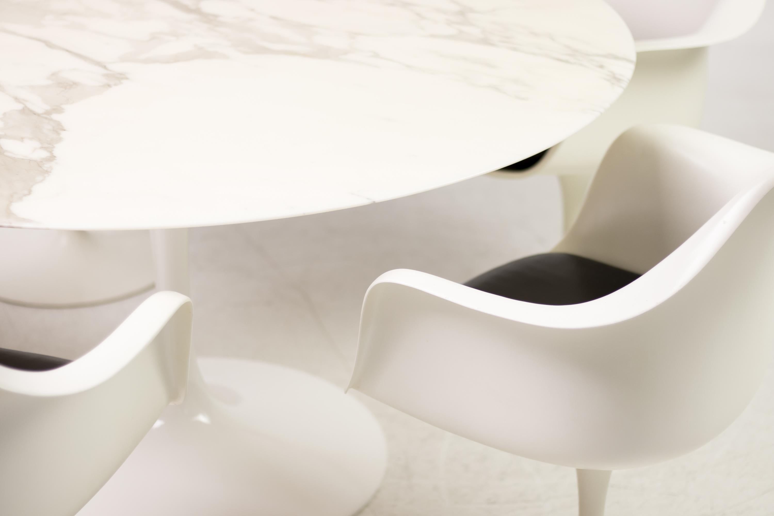 Large Calacatta Marble Dining Table by Eero Saarinen for Knoll International 1