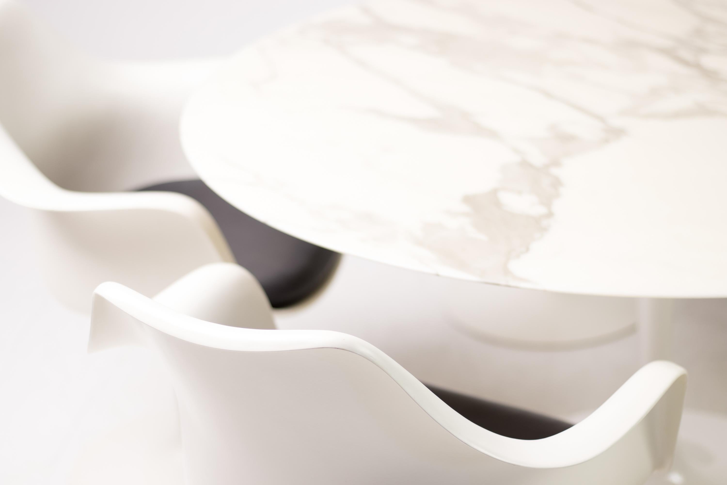 Large Calacatta Marble Dining Table by Eero Saarinen for Knoll International 2