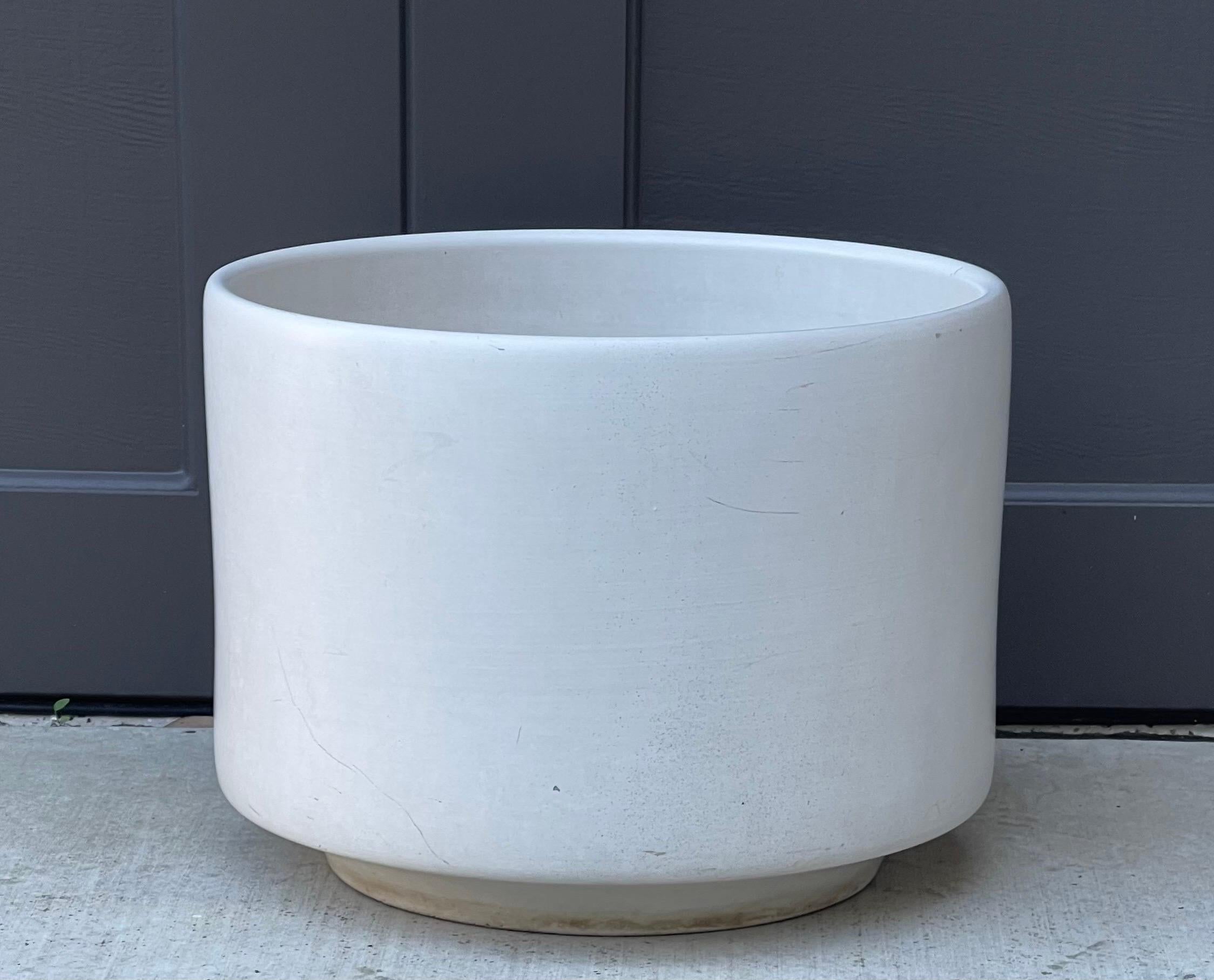 Large California Design MCM Ceramic Planter by Gainey In Good Condition For Sale In San Diego, CA