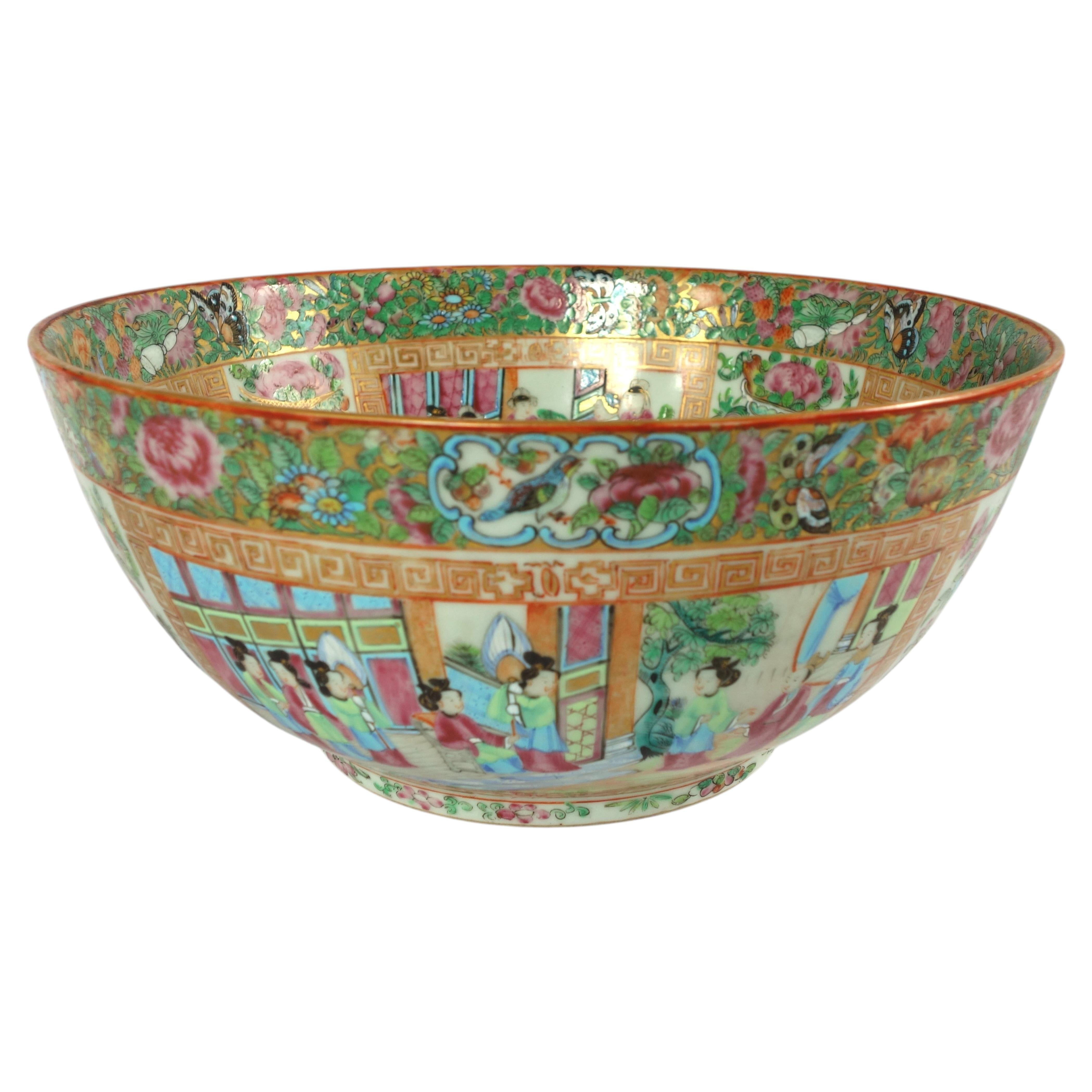 Large Canton porcelain bowl, China, 19th century circa 1880 For Sale