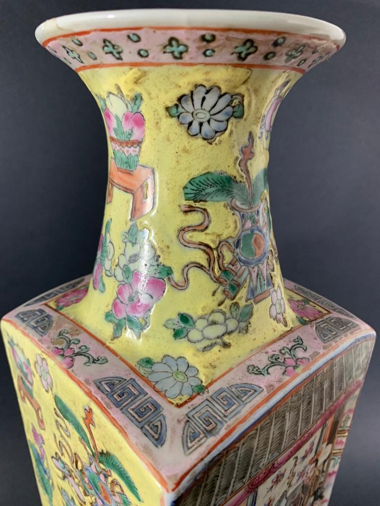 Cinese Grande vaso di porcellana di Canton Cina del XIX secolo in vendita