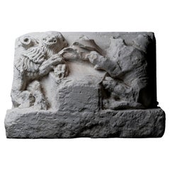 Large Capital with Two Animals Holding a Phylactery, France, 15th Century