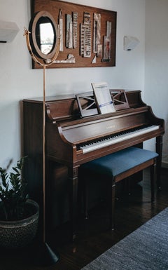 Grande specchio da terra Carl Auböck #4959 in ottone e noce