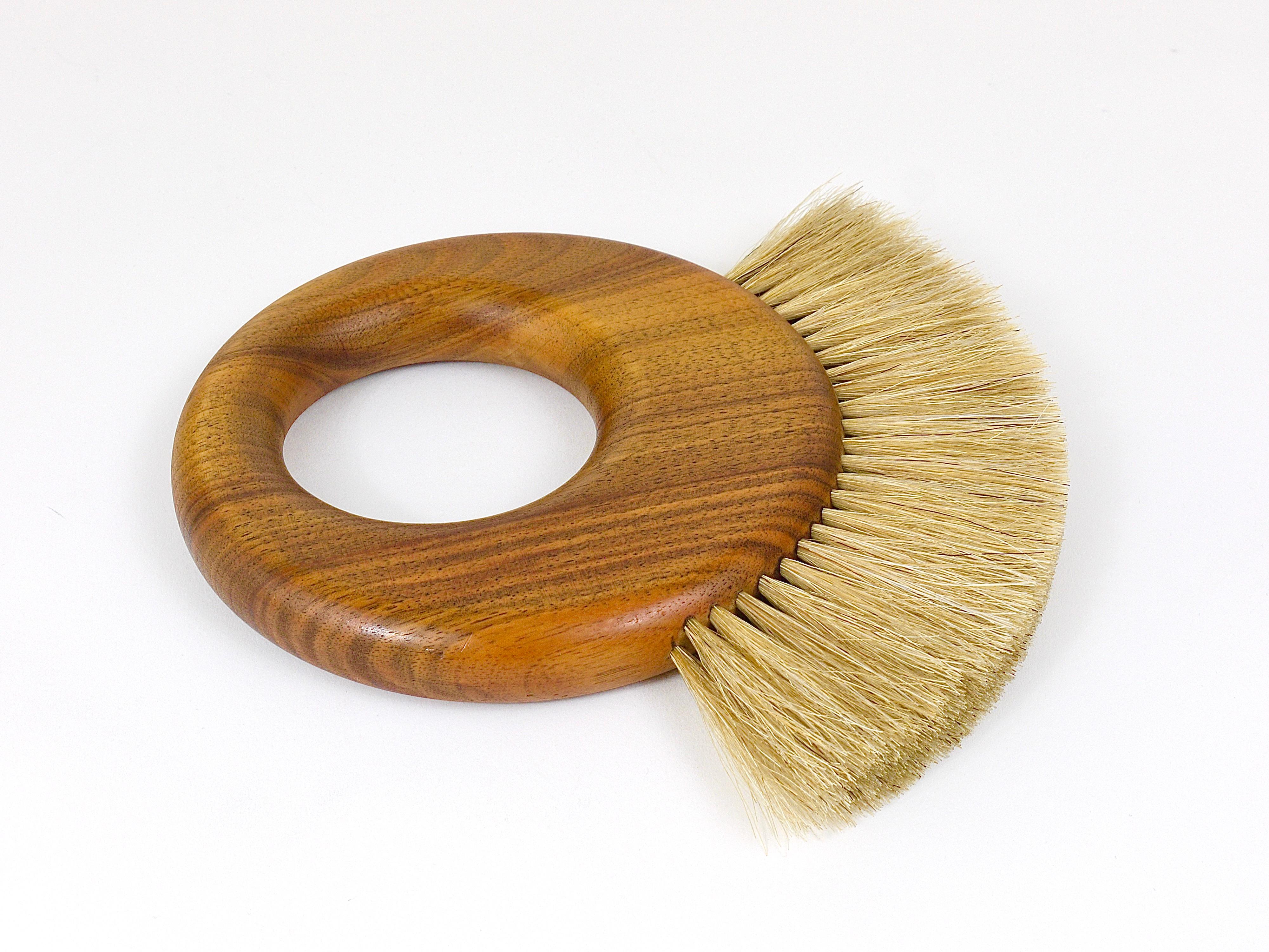 Goat Hair Large Carl Aubock Midcentury Walnut Ring Clothes Brush, Austria, 1950s For Sale