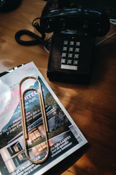 Fermacarte grande in ottone di Carl Auböck modello #4751 'Paperclip'