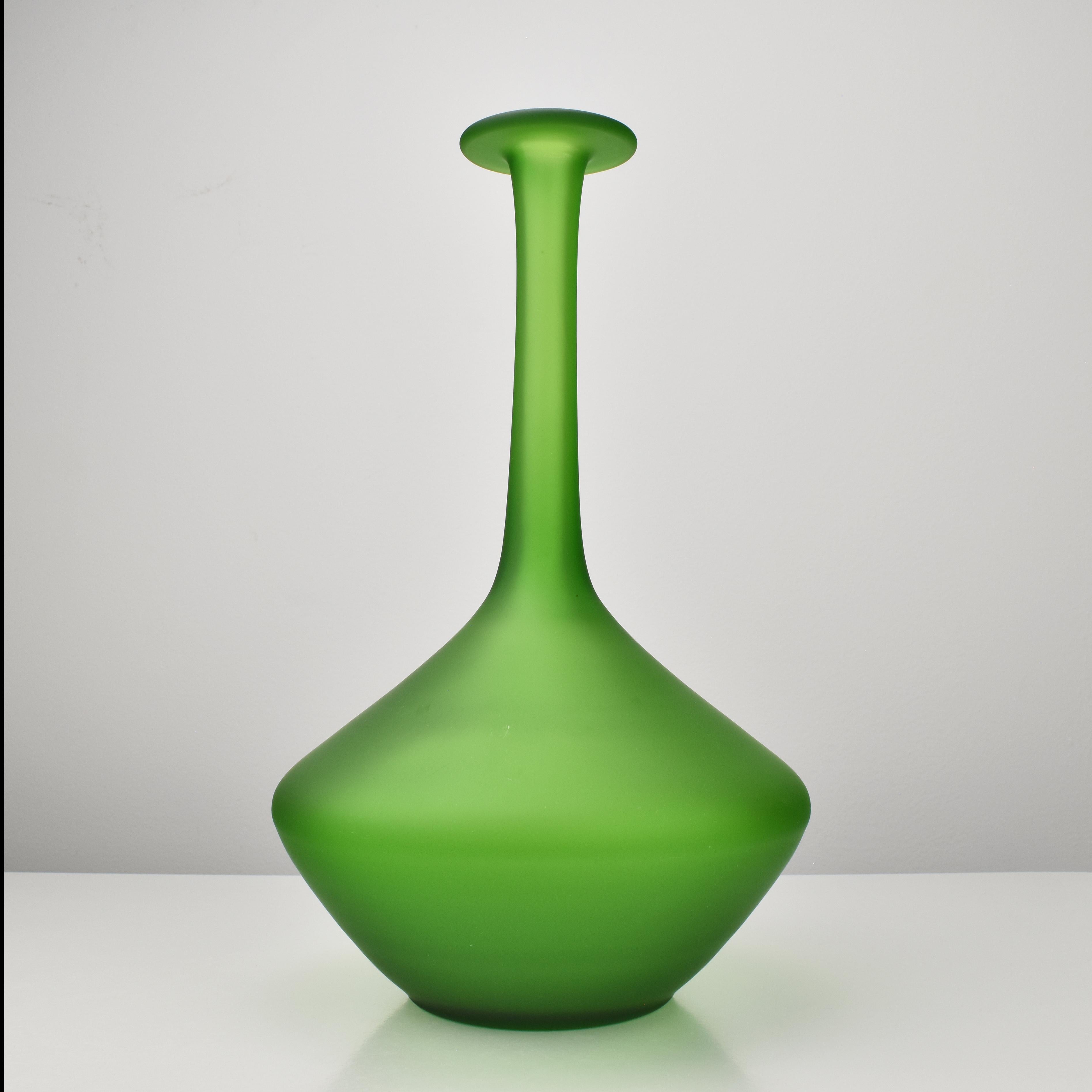 Hand-Crafted Large Carlo Moretti Glass Vase Green Scavo Etched Murano Studio Art Glass  For Sale