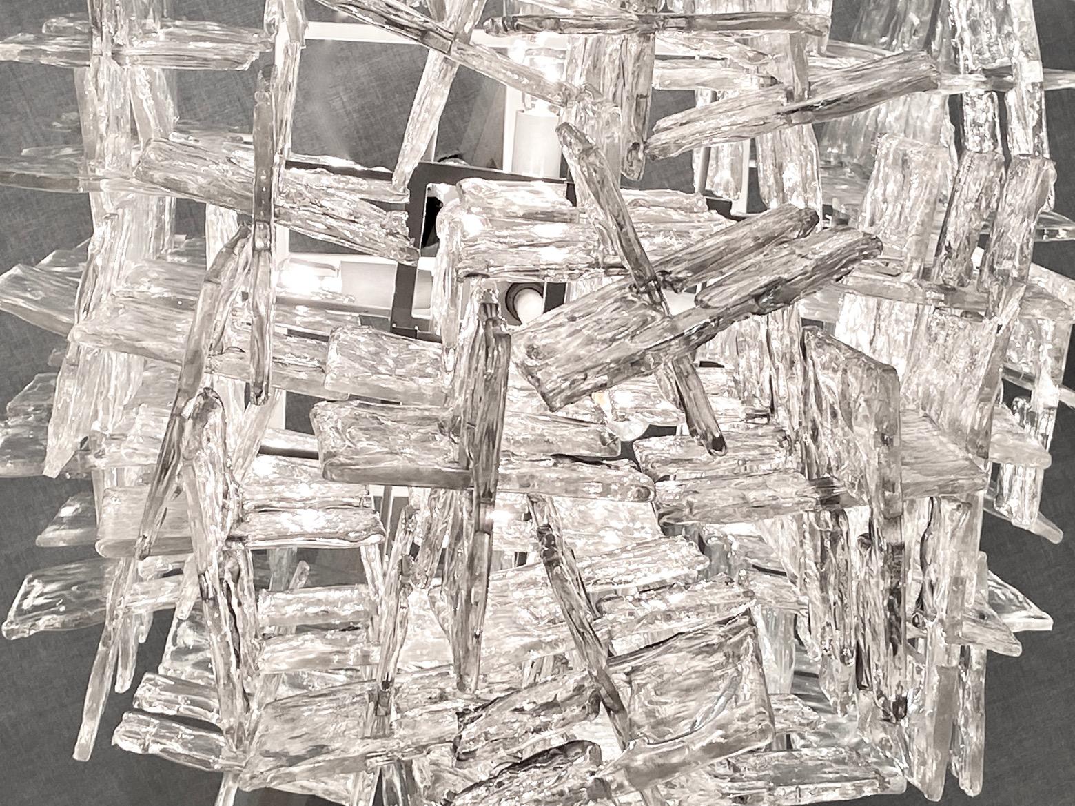 Groß 1960er Jahre  Carlo Nason Mazzega Murano-Kronleuchter, 180 ineinandergreifende Elemente im Zustand „Gut“ im Angebot in London, GB