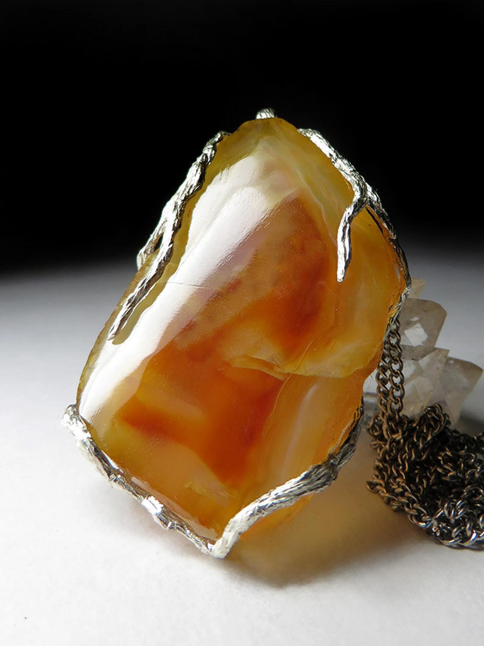 Taglio a goccia Collana grande in corniola d'argento Gioielli dichiarativi Ciondolo di protezione Regalo per un'amica in vendita