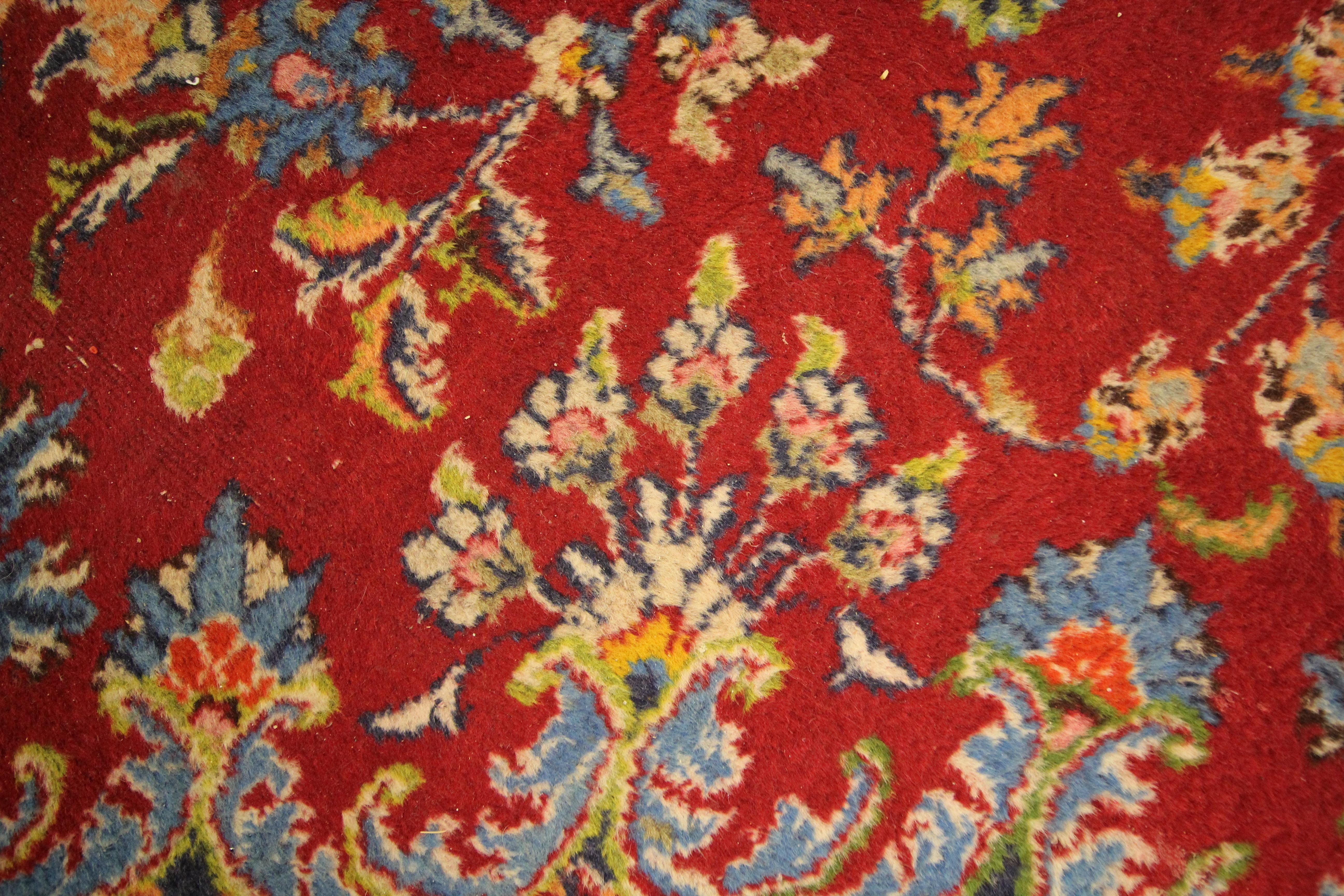 Large Carpet Red Medallion Rug Hanwoven Oriental Wool Living Room Rug  In Excellent Condition For Sale In Hampshire, GB