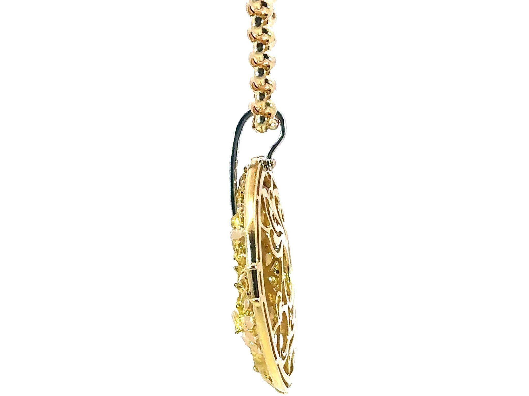 Carrera Y Carrera Shanghai Dragon Pendant Necklace with Diamonds in 18K Gold

The Carrera y Carrera Shanghai Dragon Pendant Necklace is an exquisite example of modern craftsmanship, made from luxurious 18k yellow gold. The centerpiece of the pendant