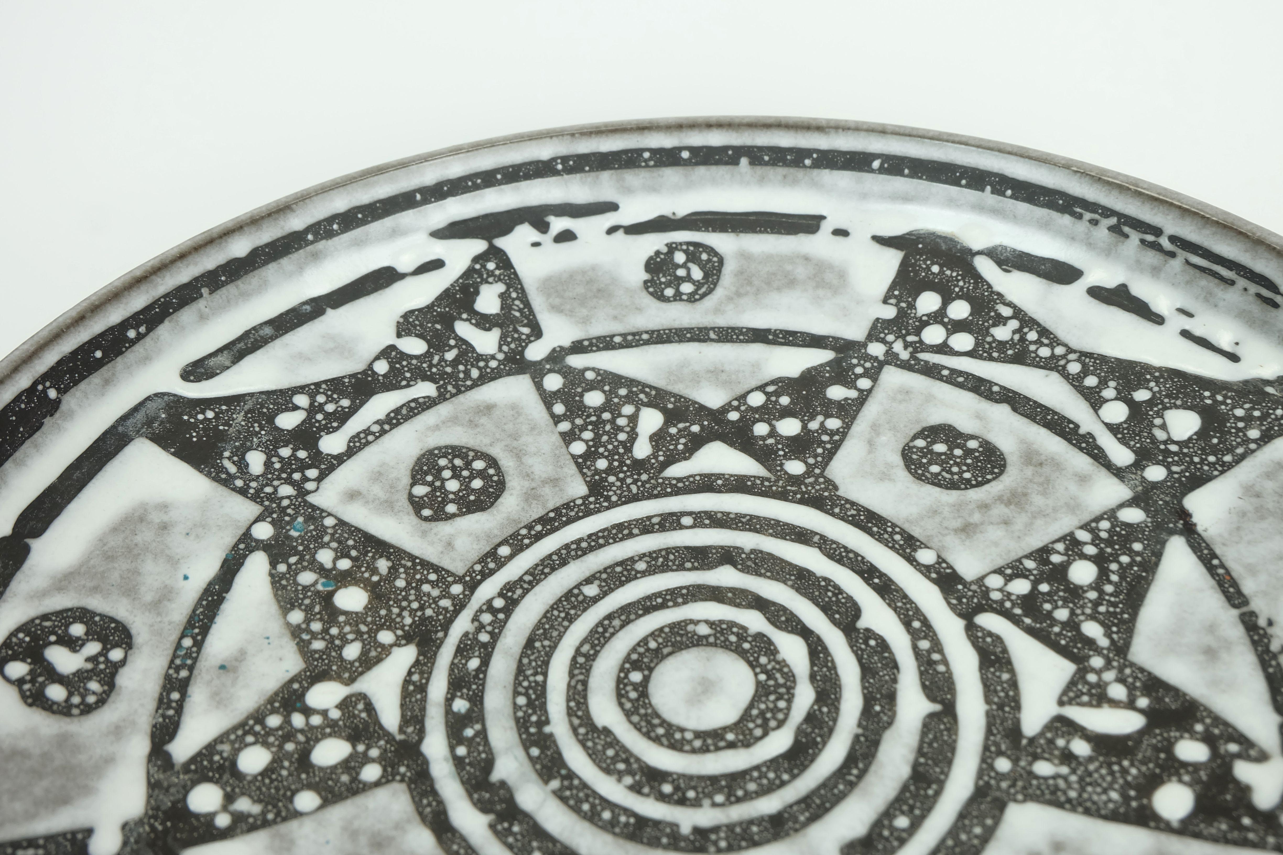 grande piatto carstens BOWL decorato con smalto grigio e marrone ankara no. 1075-31 1960s in vendita 1