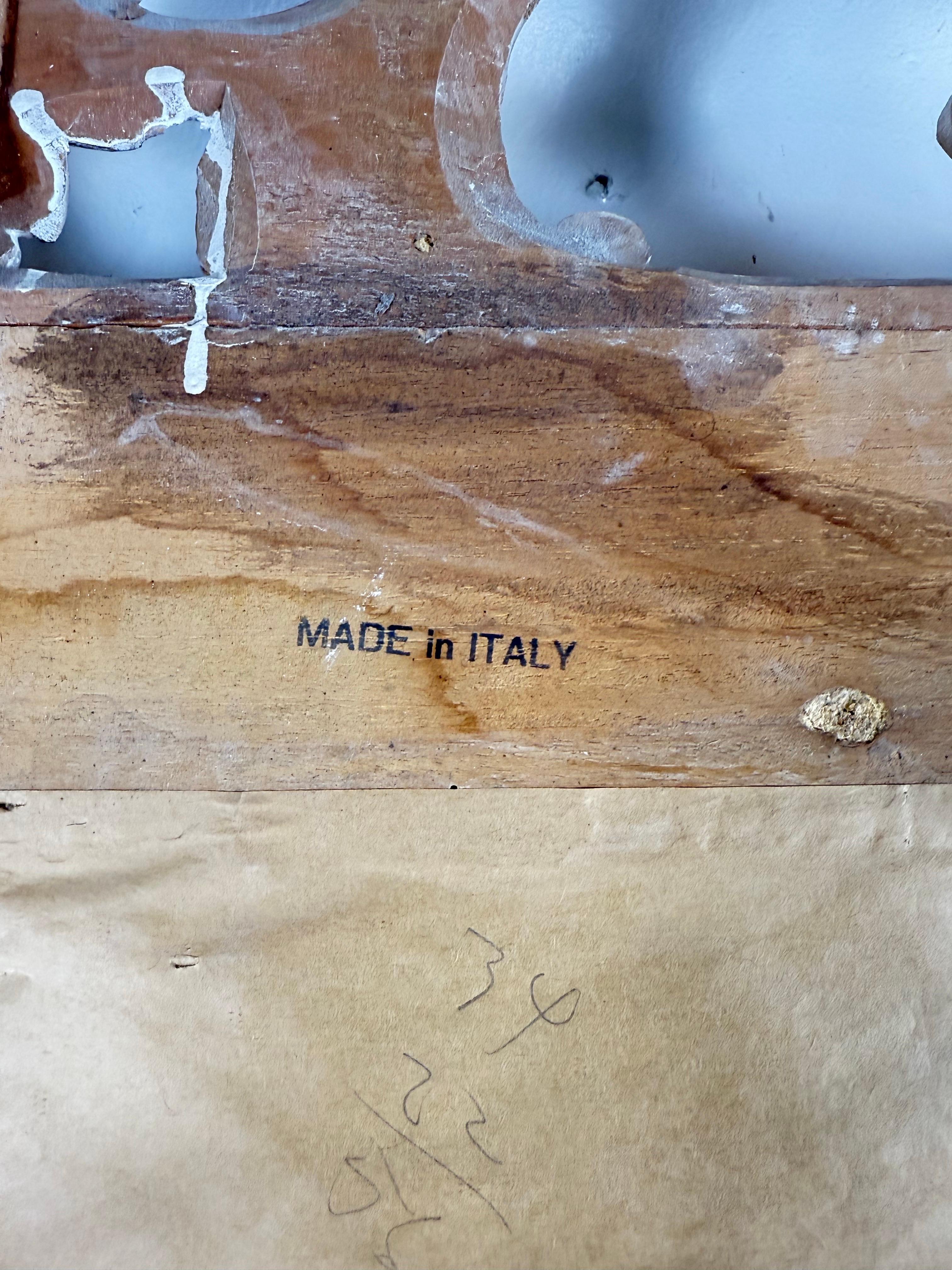 Grande specchio intagliato e dipinto in stile rococò italiano in vendita 7