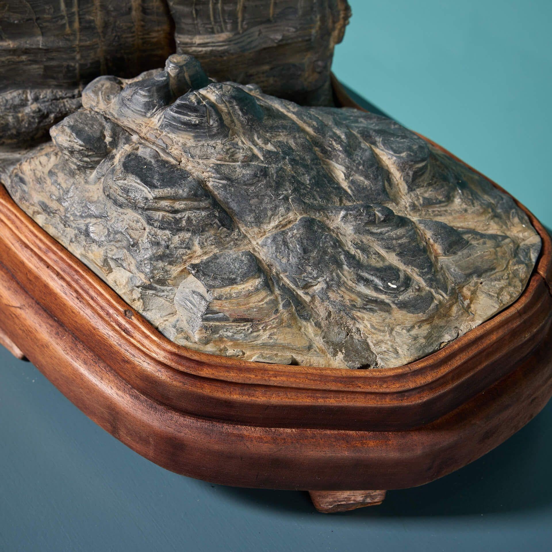 XIXe siècle Grande sculpture chinoise d'érudits en roche sculptée en vente