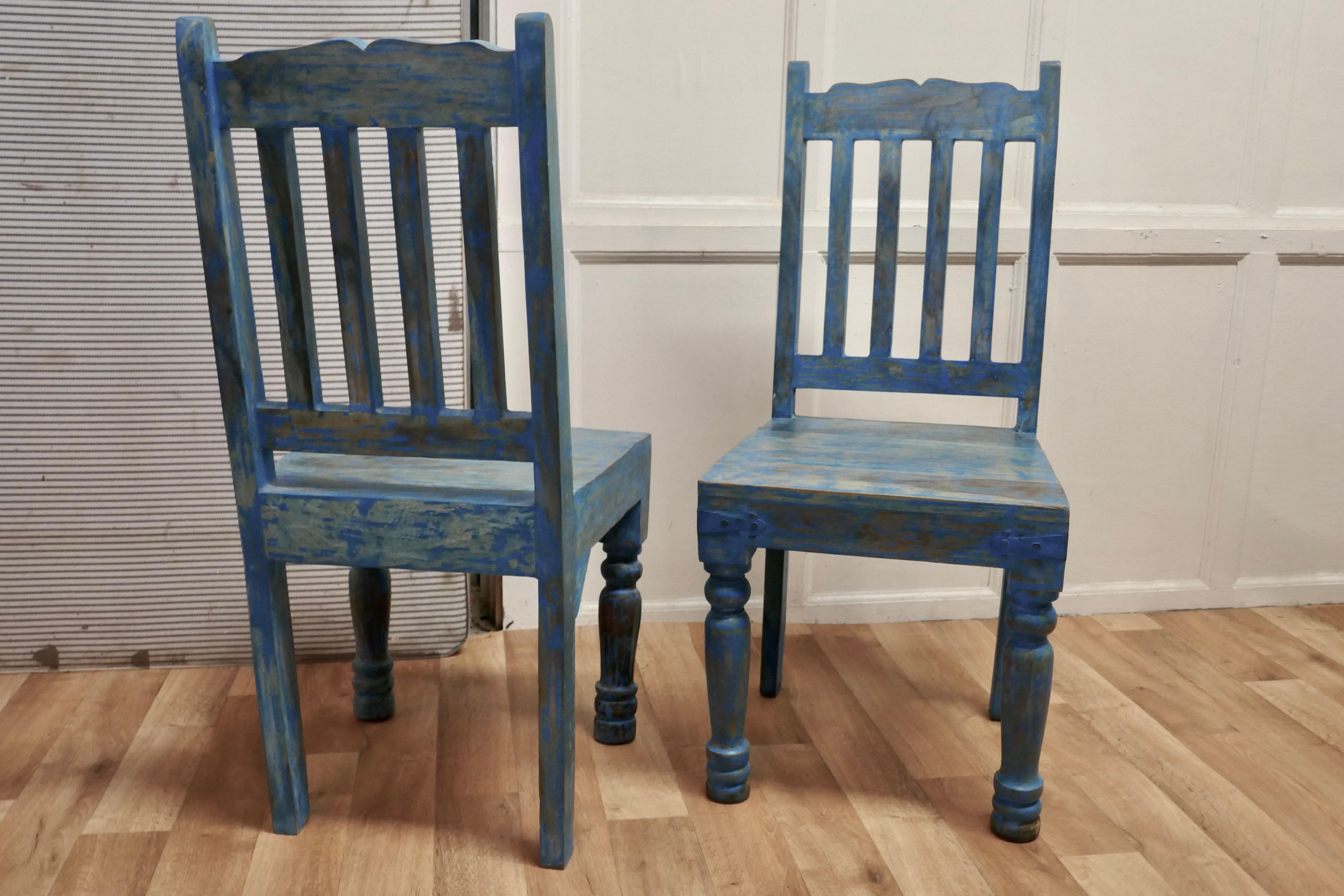 Grande table et 6 chaises sculptées d'art populaire peinte en vente 4