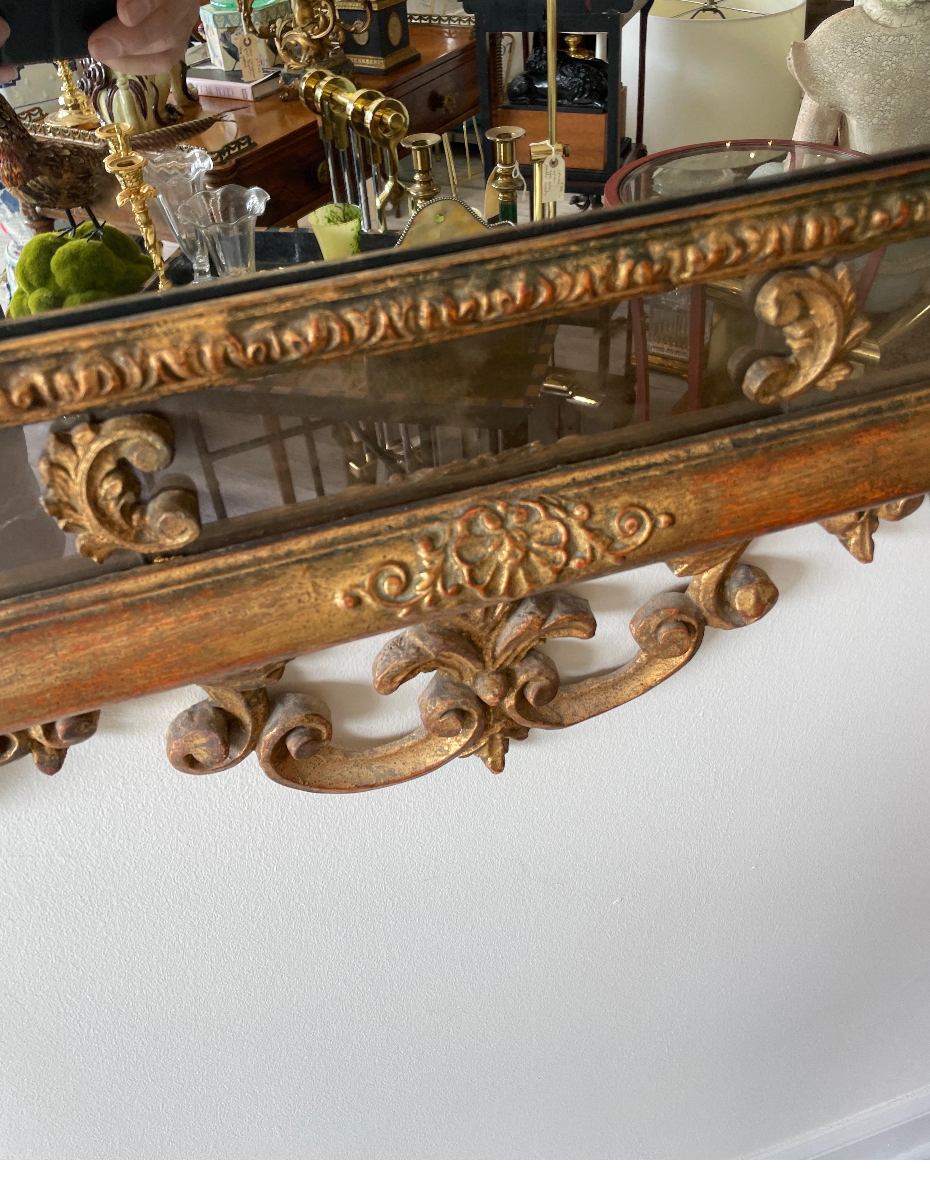 Bois doré Grand miroir rocococo italien sculpté et doré en vente