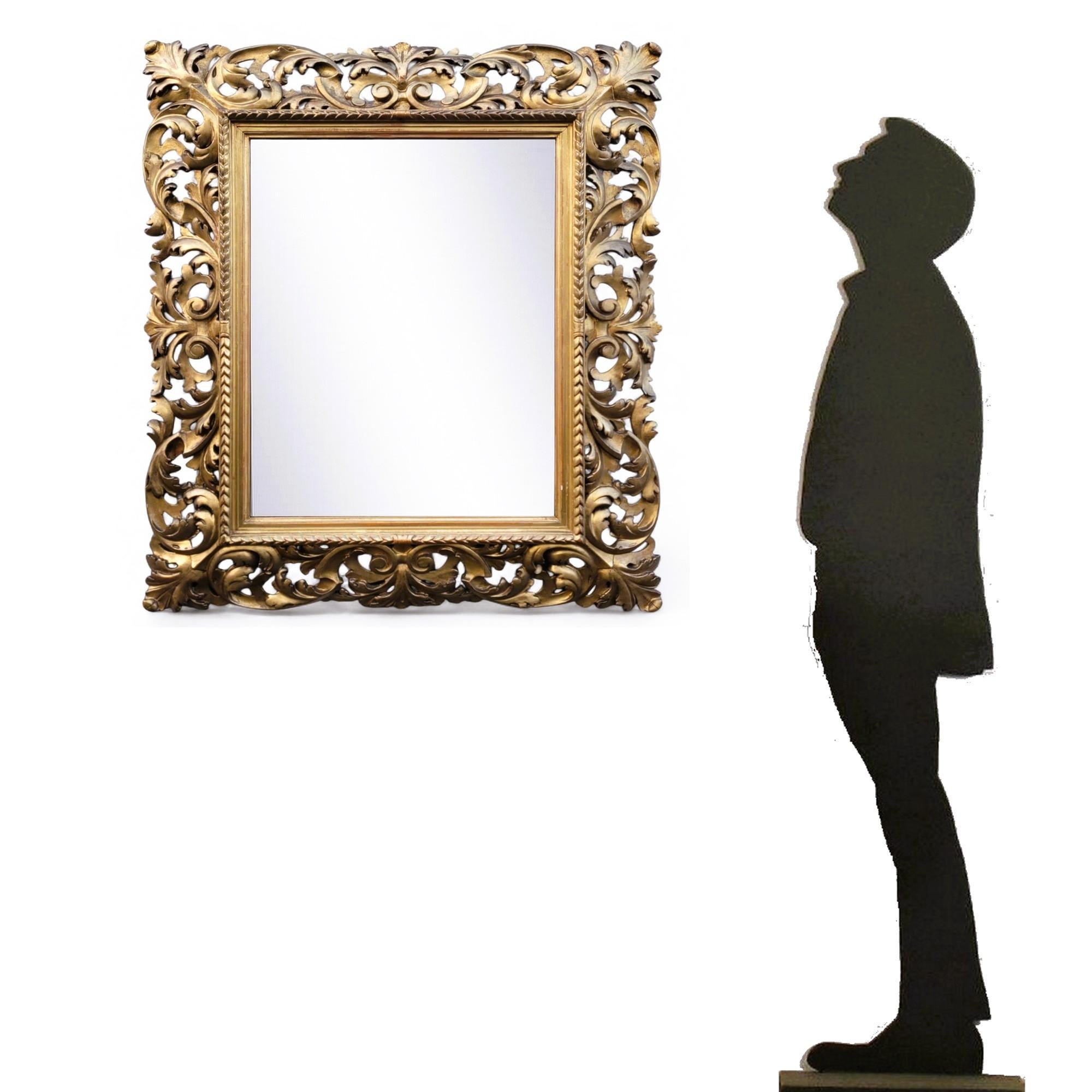 Grand miroir en bois sculpté et doré, Italie, XIXe siècle en vente 9