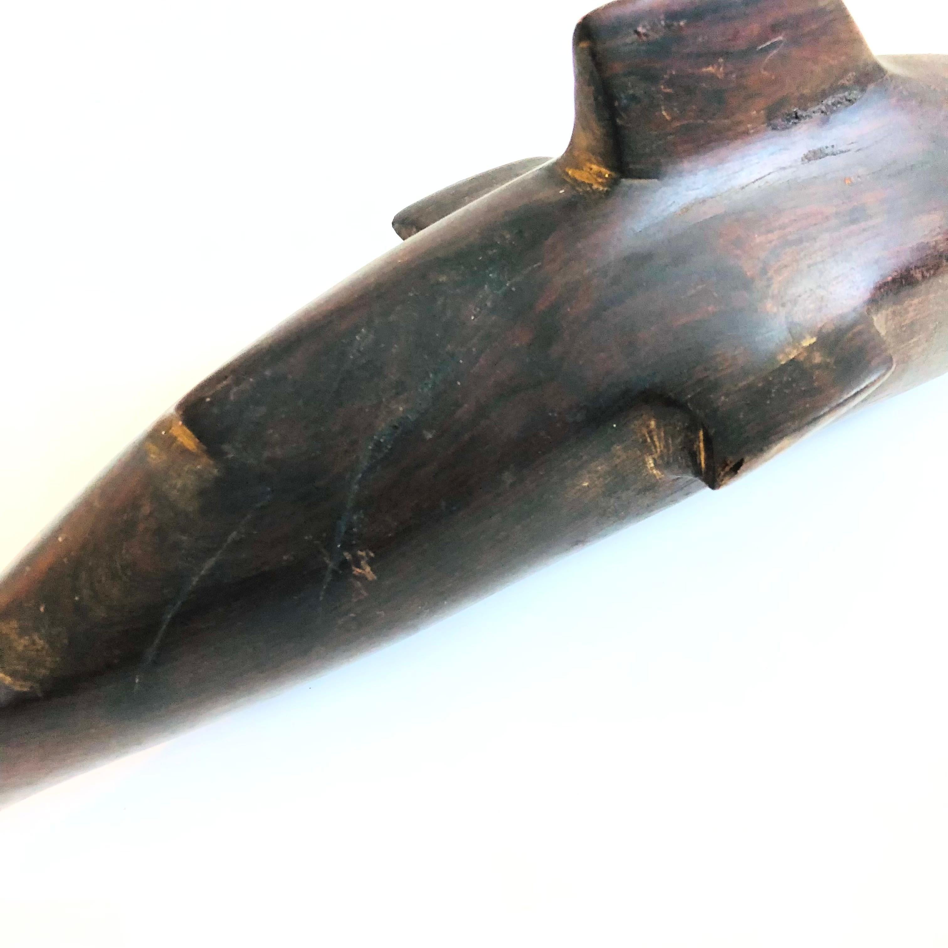 Gran ballena tallada en madera de hierro 1