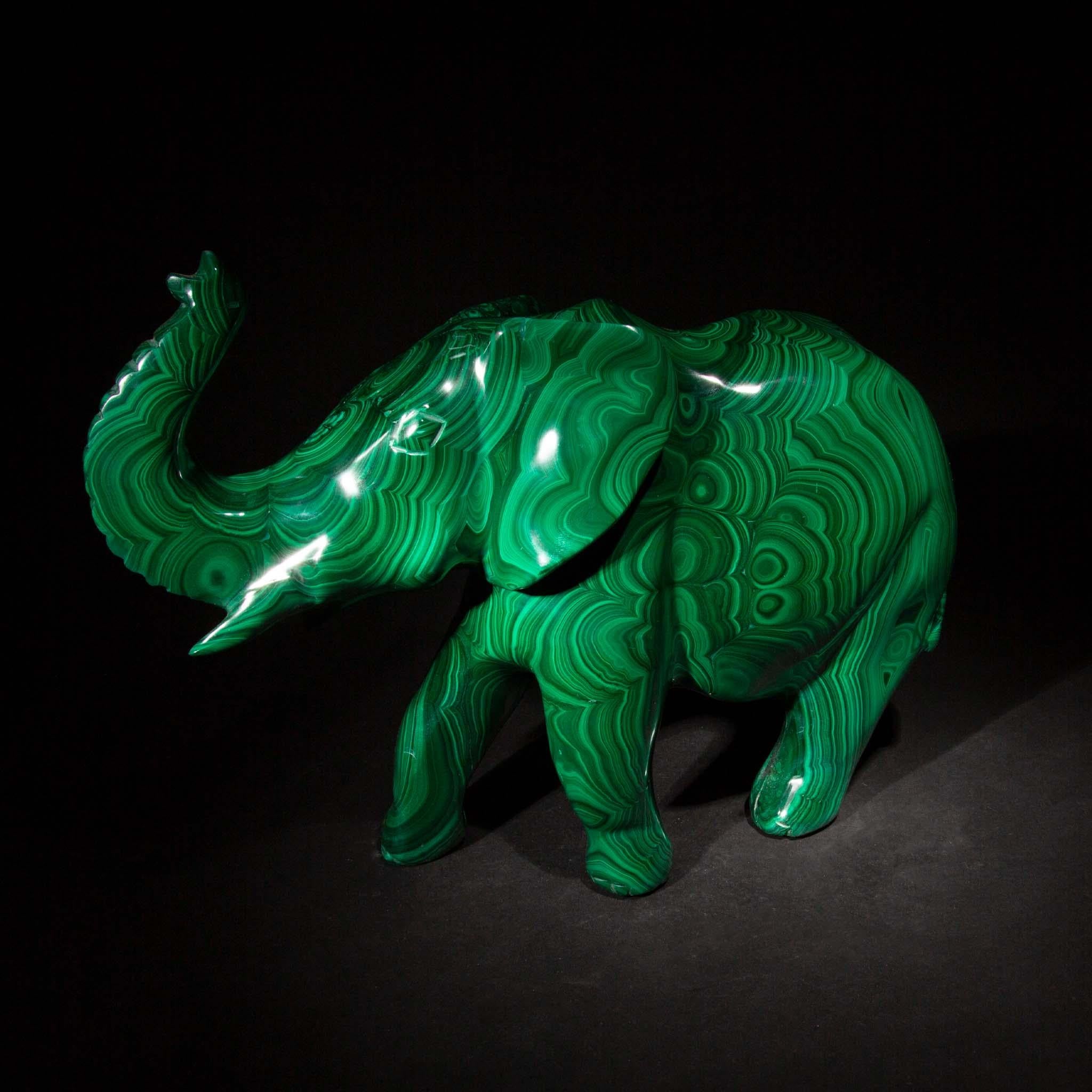 Grand éléphant en malachite sculpté, 12