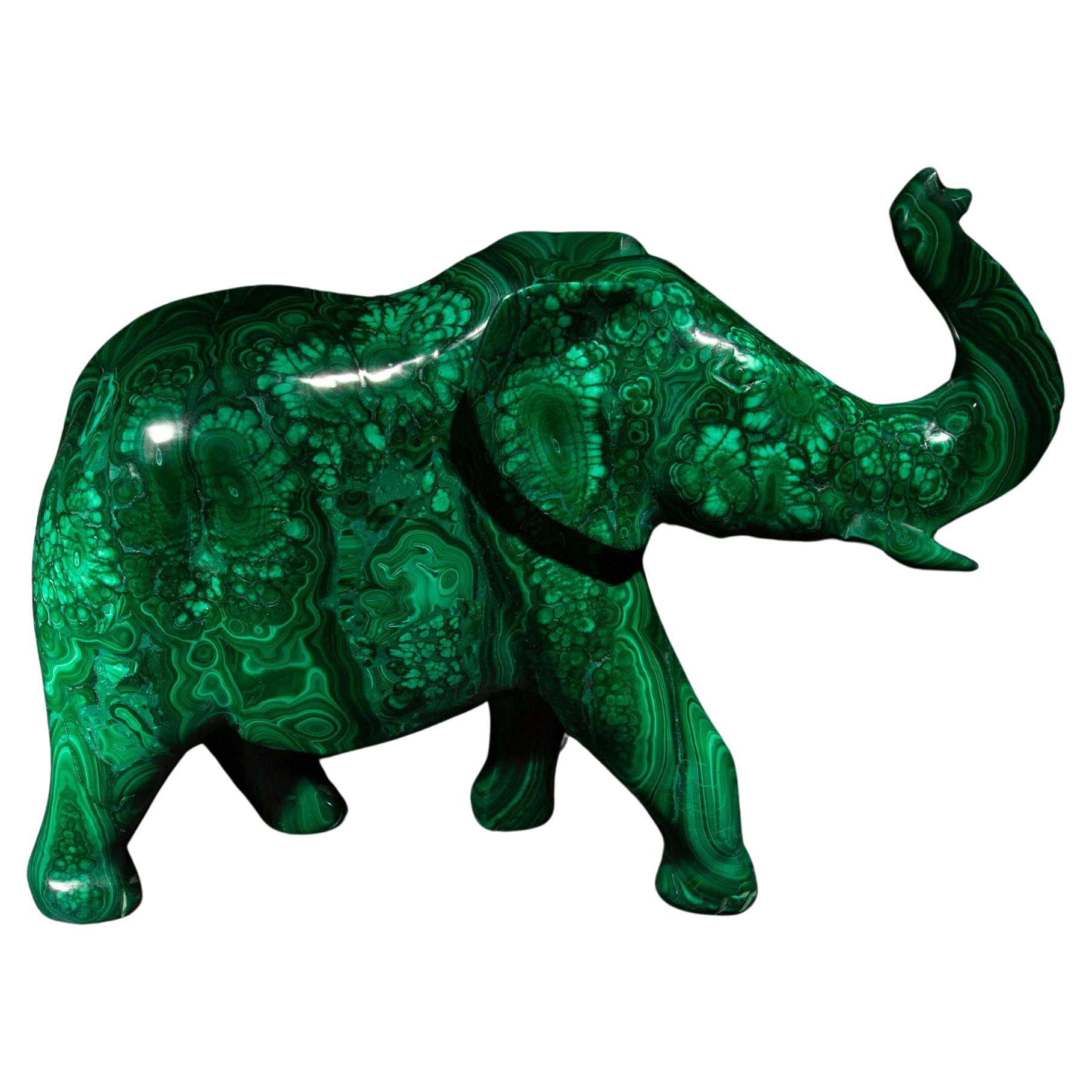 Grand éléphant en malachite sculpté, 12". en vente