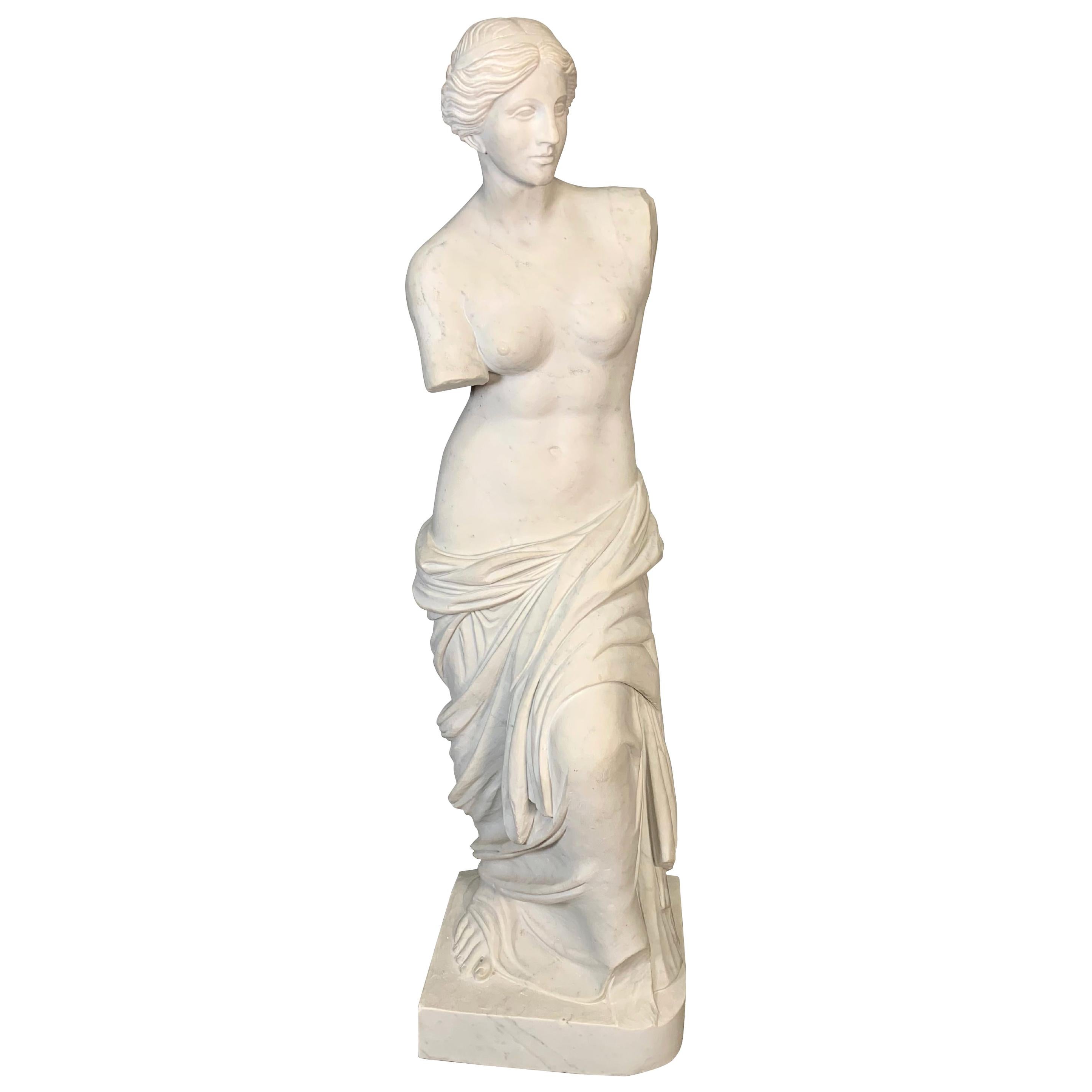 Grande statue italienne de Vénus de Milo en marbre blanc sculpté en vente