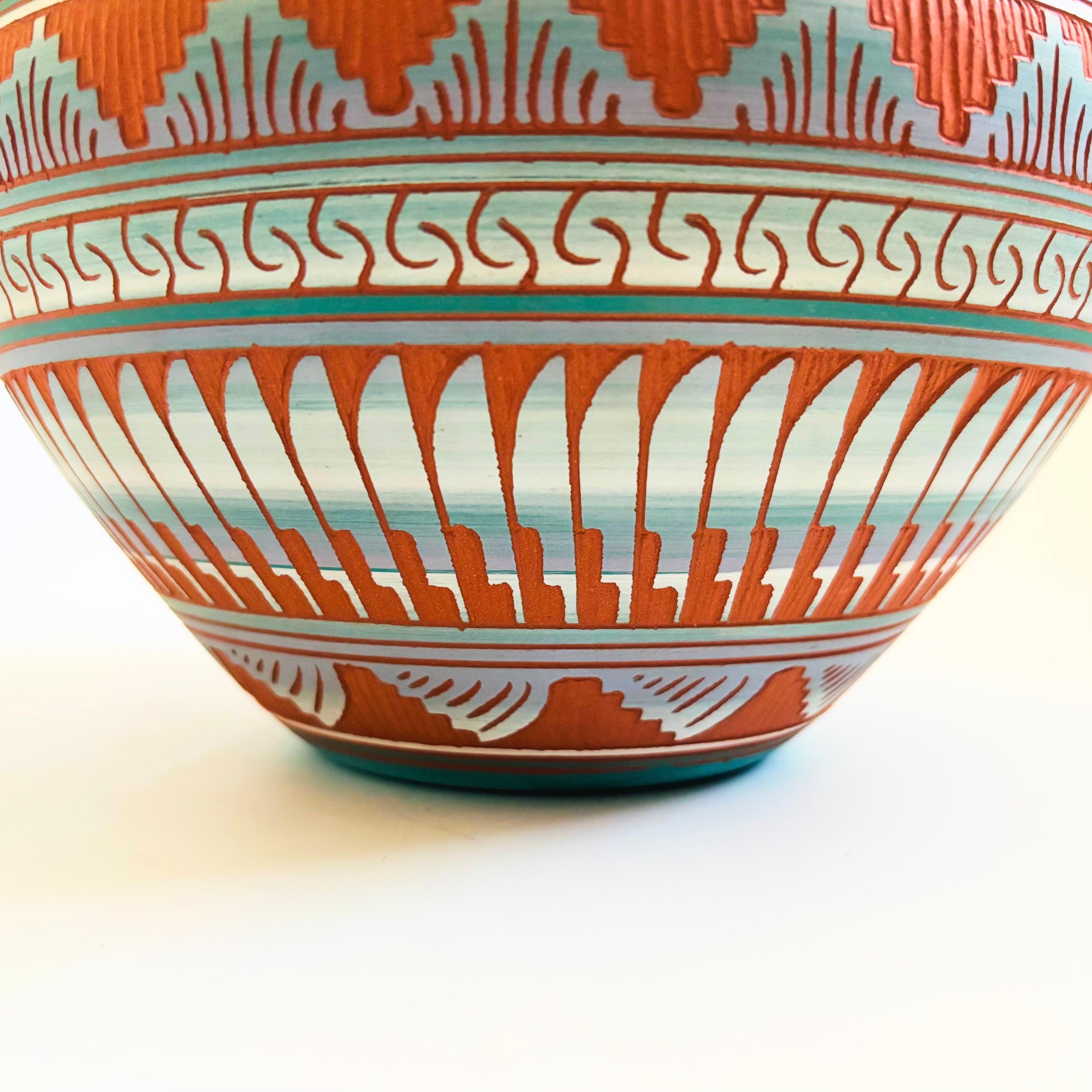Large Carved Navajo Vase In Good Condition In Fairfield, CA
